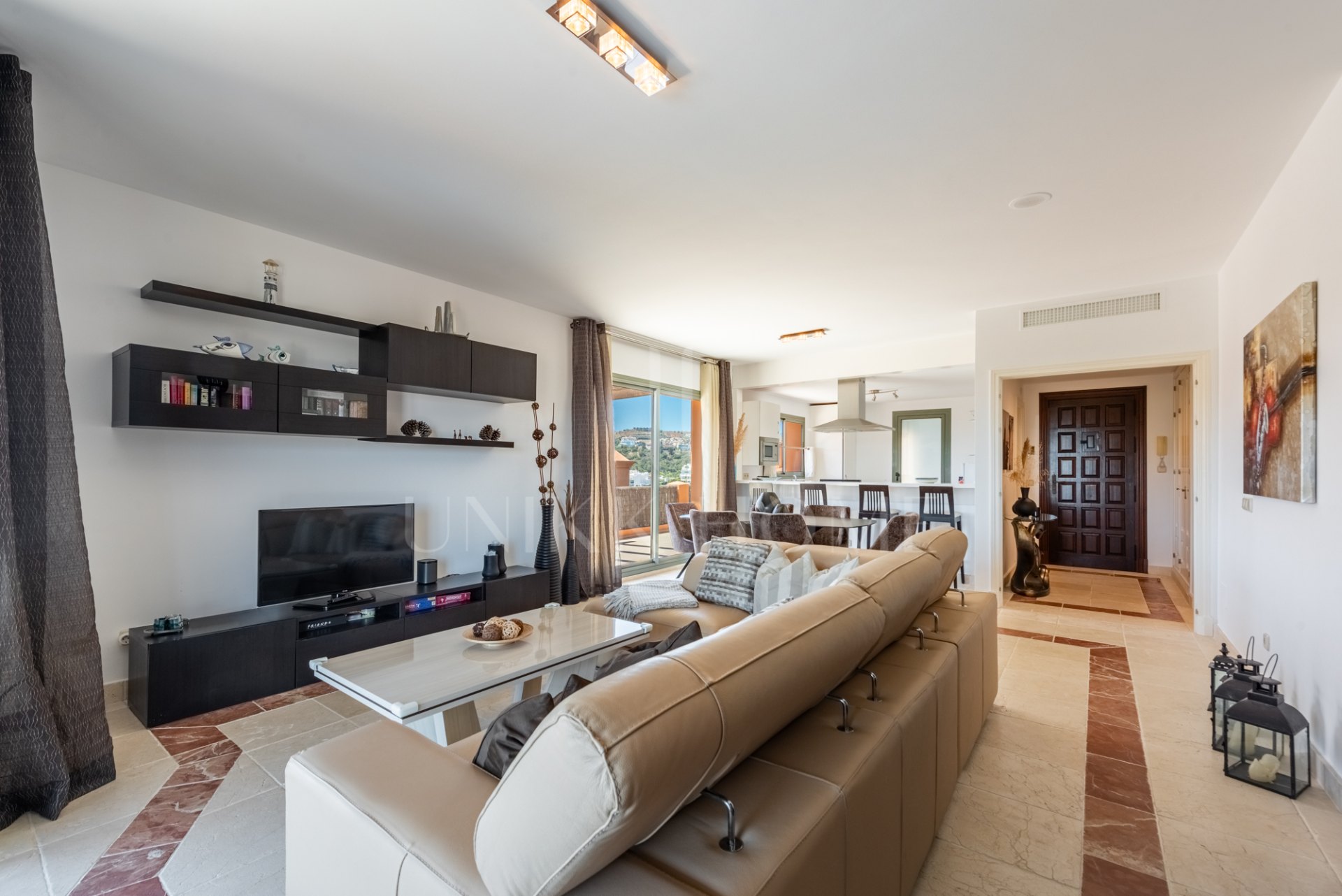 Single-Level Luxury Penthouse with Unrivalled Panoramic Sea and Coastline Views