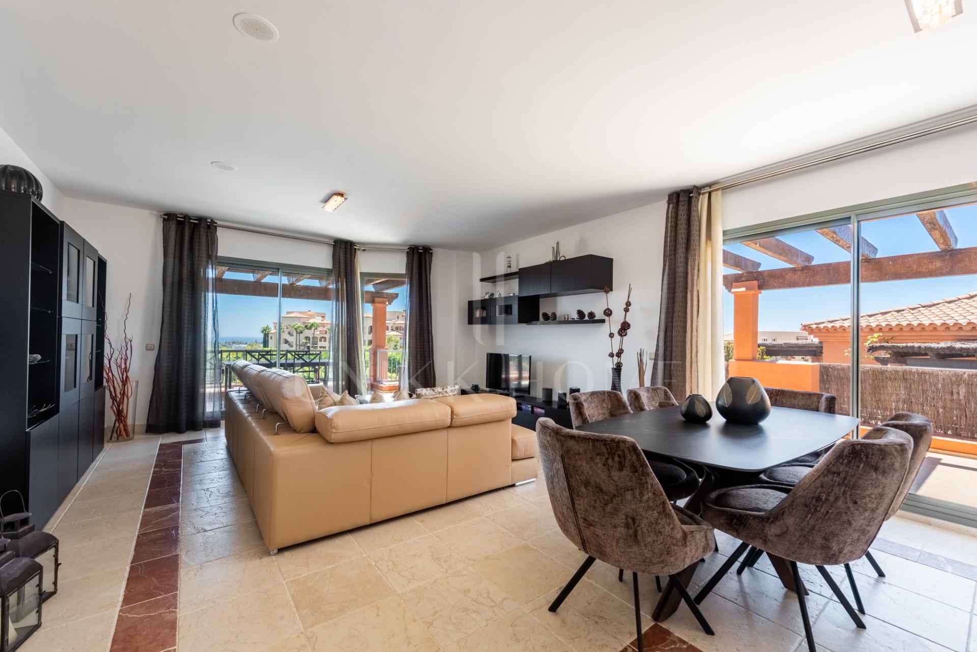 Single-Level Luxury Penthouse with Unrivalled Panoramic Sea and Coastline Views