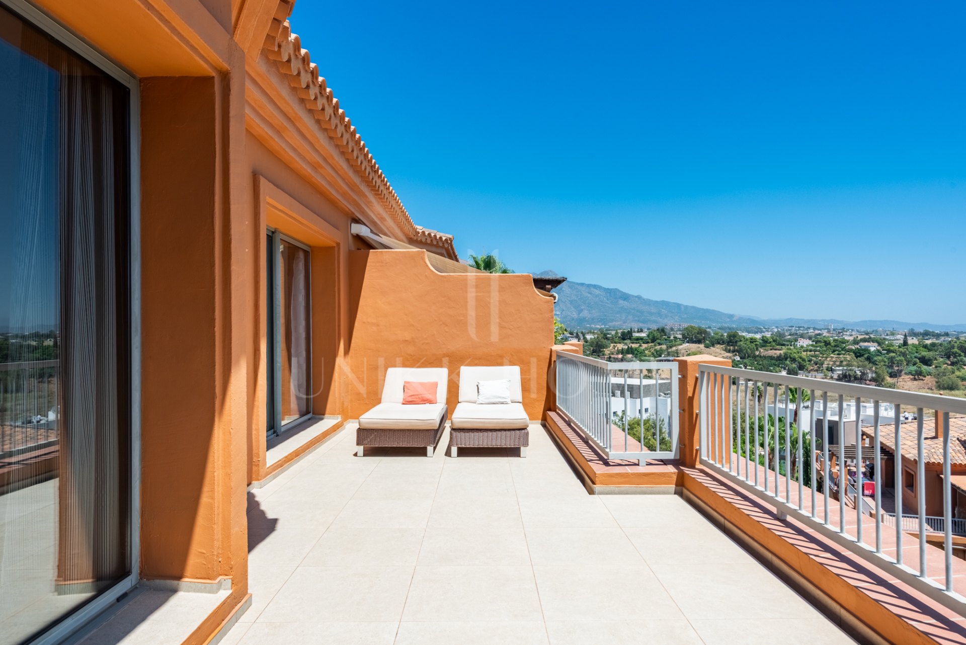 Single-Level Luxury Penthouse with Unrivalled Panoramic Sea and Coastline Views