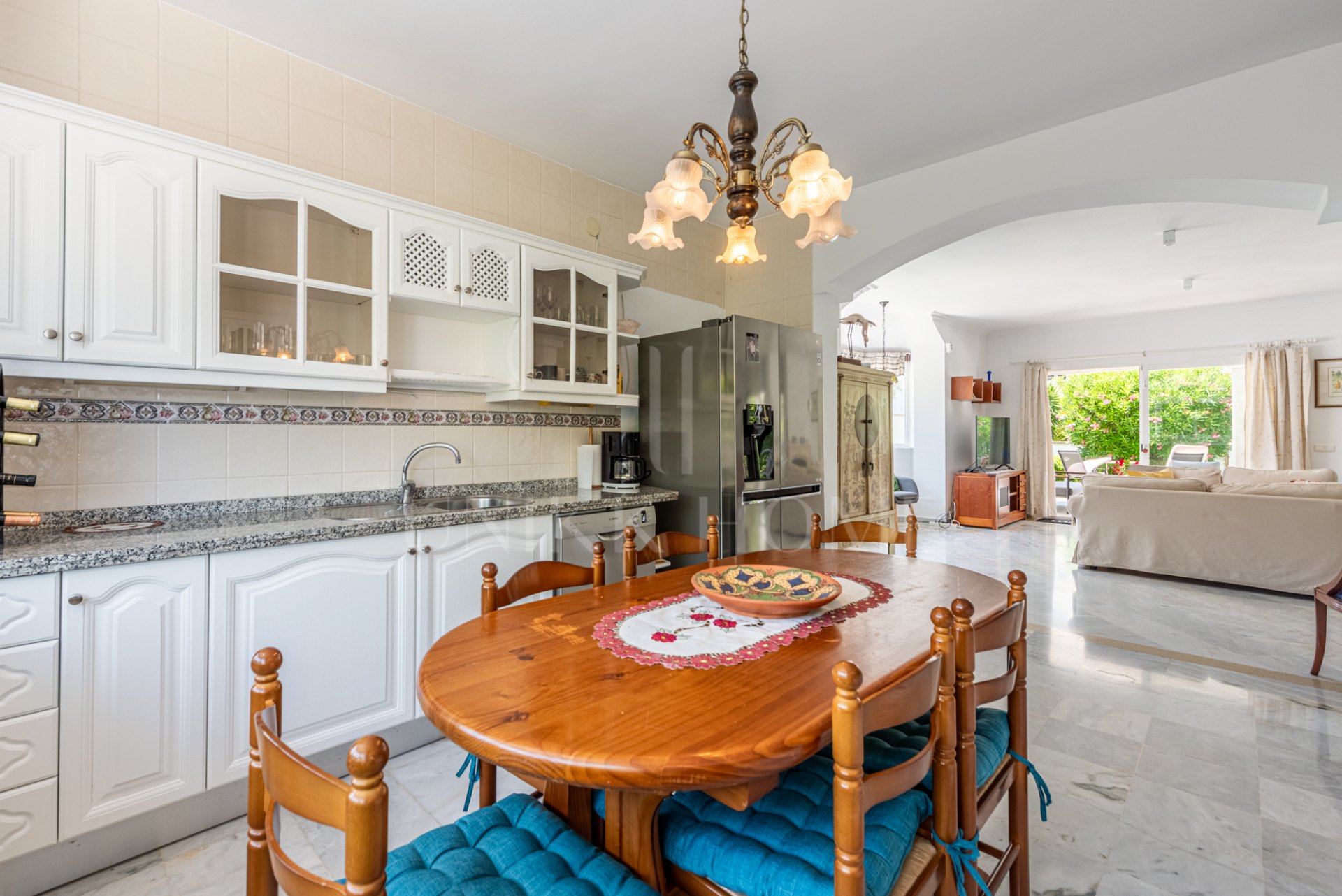 Bonita villa en una comunidad boutique en Monte Biarritz, Este de Estepona