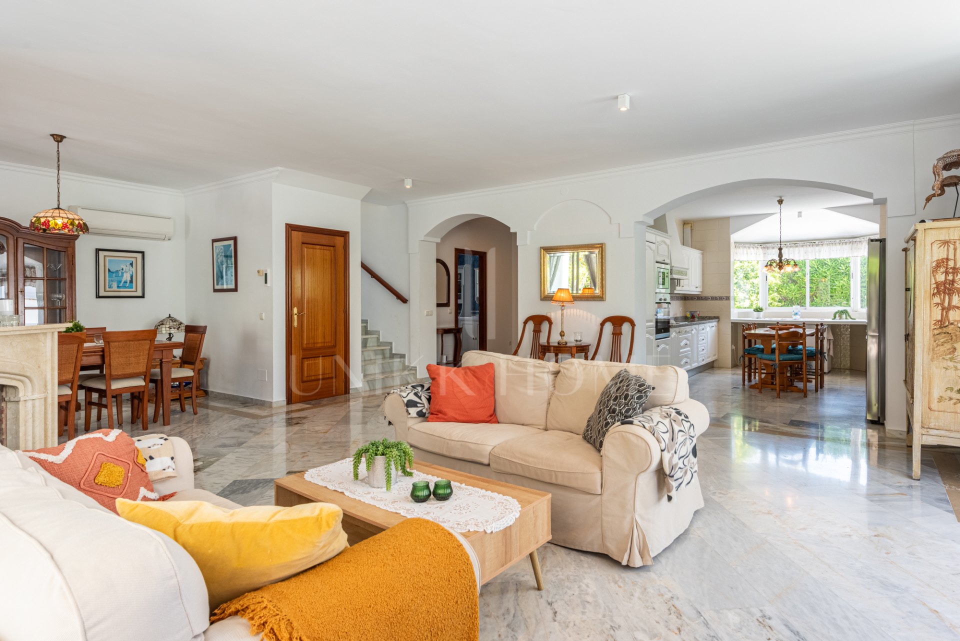 Bonita villa en una comunidad boutique en Monte Biarritz, Este de Estepona