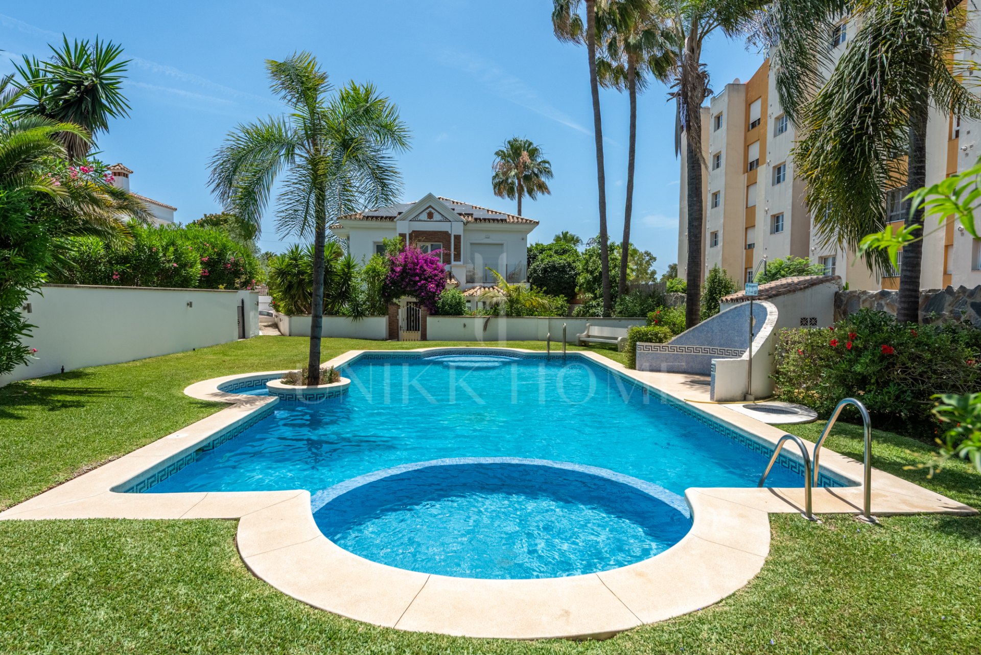 Bonita villa en una comunidad boutique en Monte Biarritz, Este de Estepona