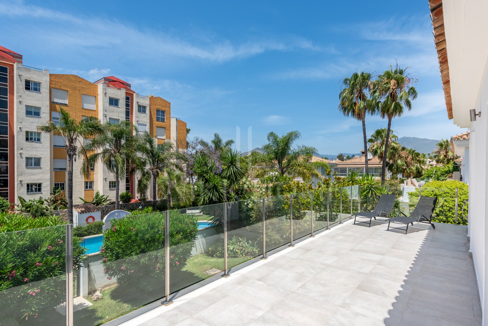 Bonita villa en una comunidad boutique en Monte Biarritz, Este de Estepona