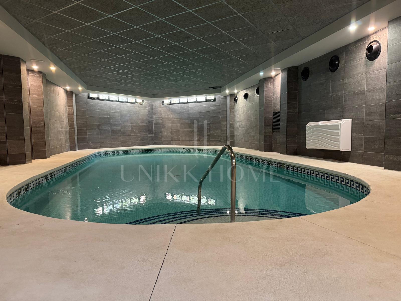 Vivienda junto a la playa a solo 150 m del mar con instalaciones de spa de lujo en Las Mimosas de Banús