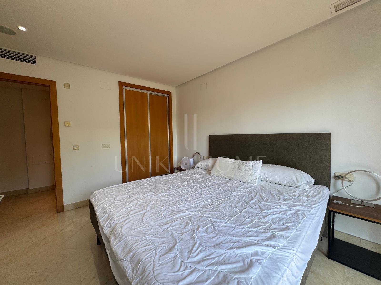 Vivienda junto a la playa a solo 150 m del mar con instalaciones de spa de lujo en Las Mimosas de Banús