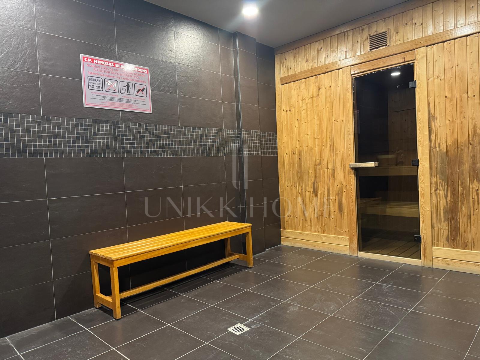 Vivienda junto a la playa a solo 150 m del mar con instalaciones de spa de lujo en Las Mimosas de Banús