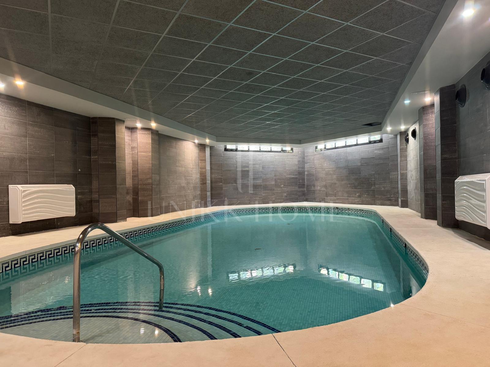 Vivienda junto a la playa a solo 150 m del mar con instalaciones de spa de lujo en Las Mimosas de Banús
