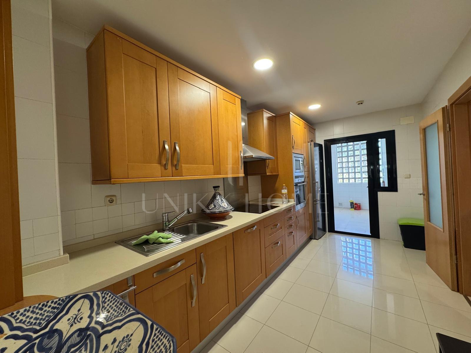 Vivienda junto a la playa a solo 150 m del mar con instalaciones de spa de lujo en Las Mimosas de Banús