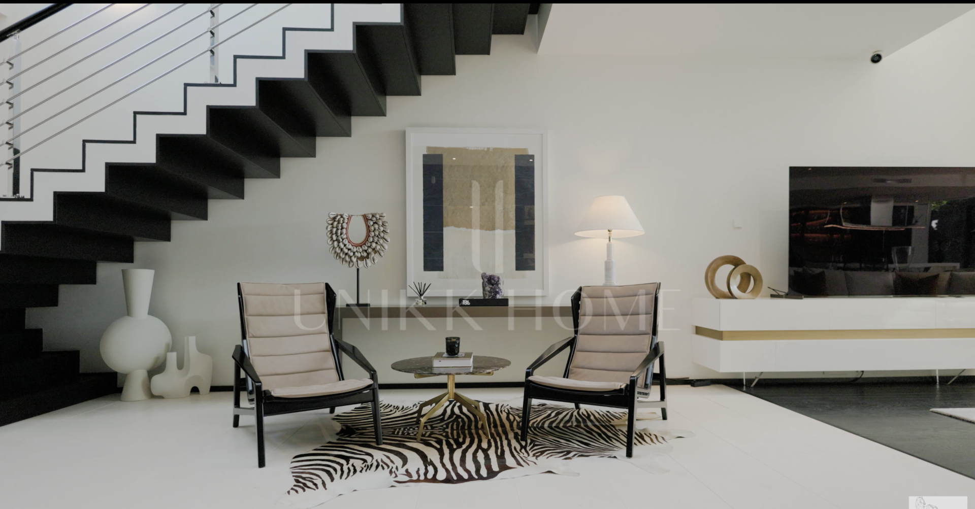 Villa adosada en Meisho Hills: exclusiva propiedad de esquina con vistas panorámicas a Gibraltar y Marruecos.