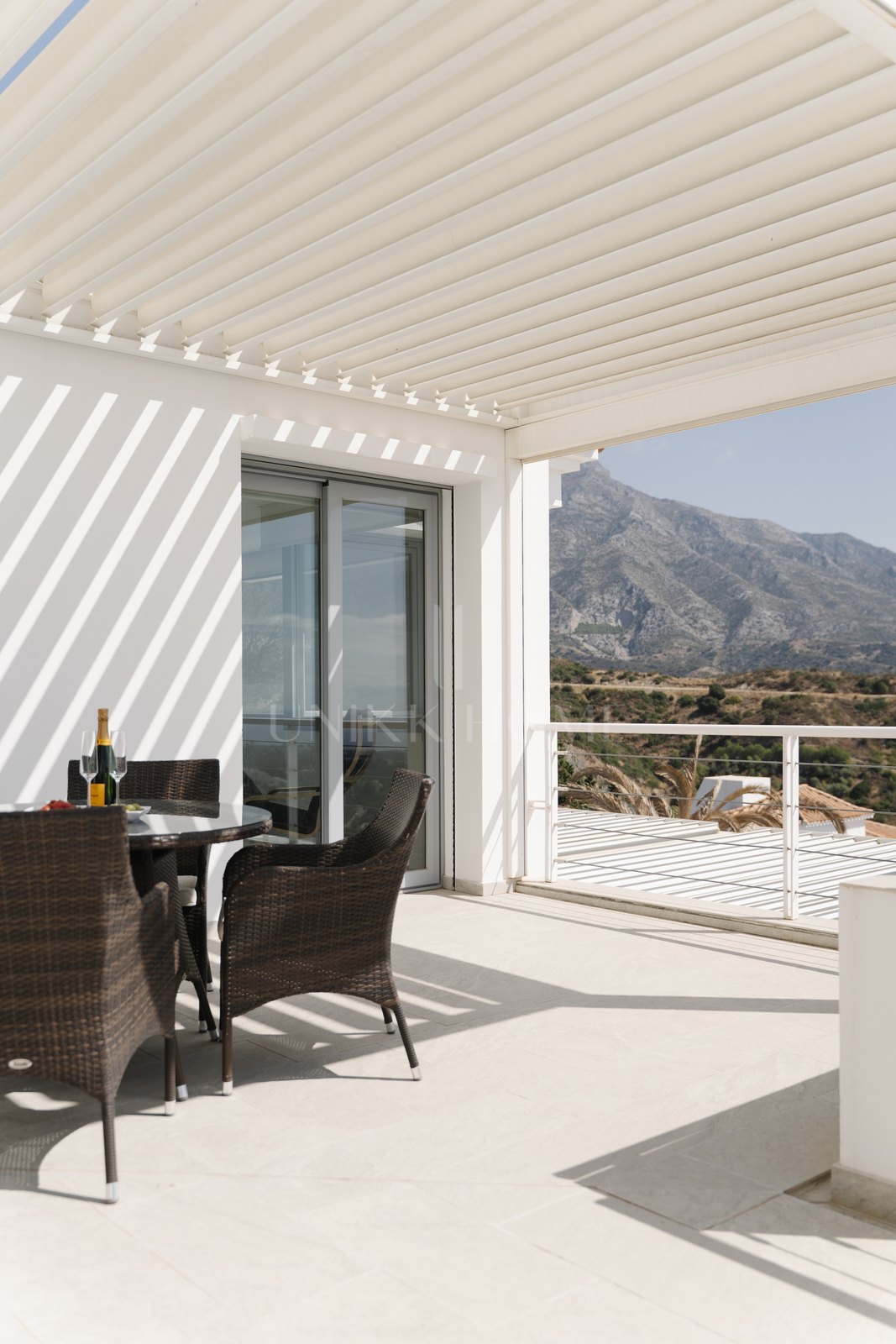 Exclusiva villa en Nueva Andalucía con vistas panorámicas
