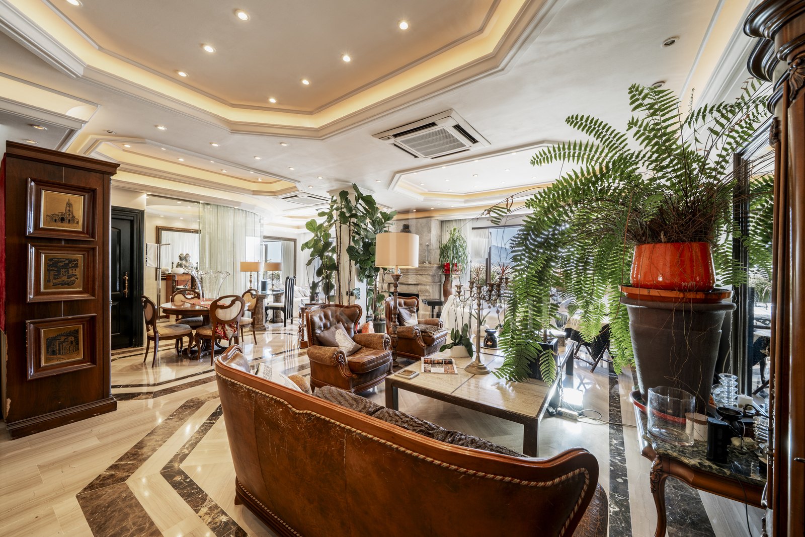Prestige Living and Investment Opportunity in the Heart of Puerto Banús