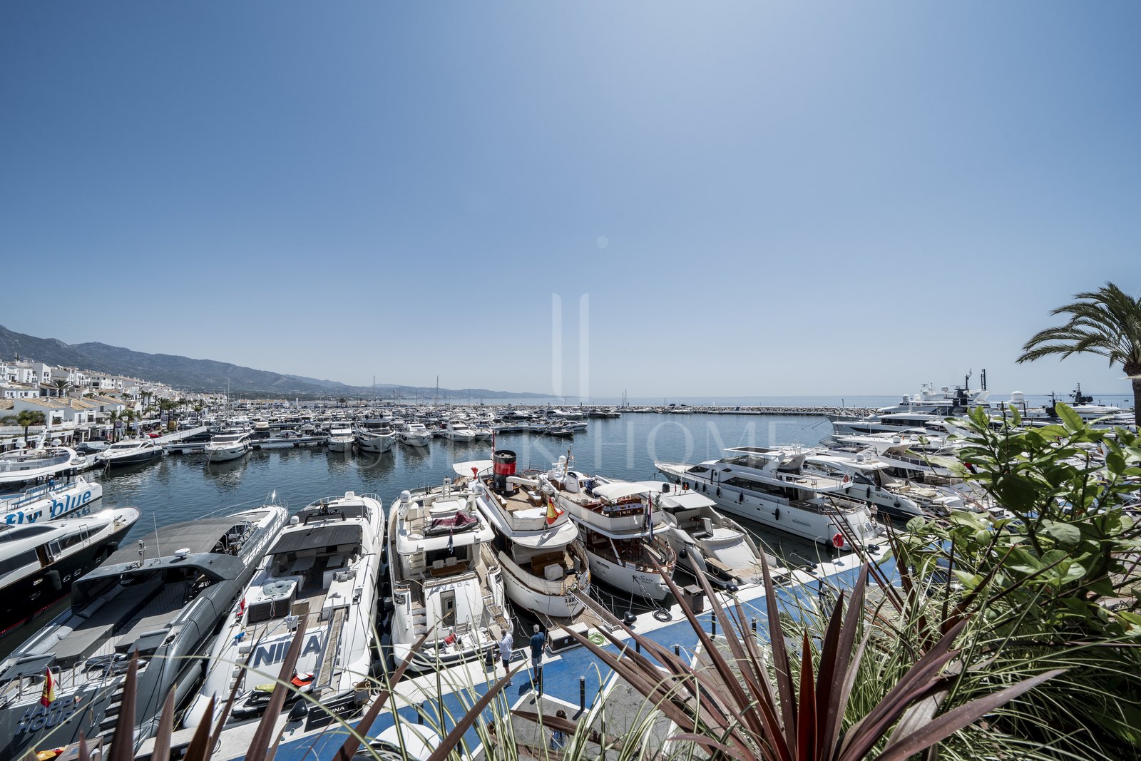 Prestige Living and Investment Opportunity in the Heart of Puerto Banús