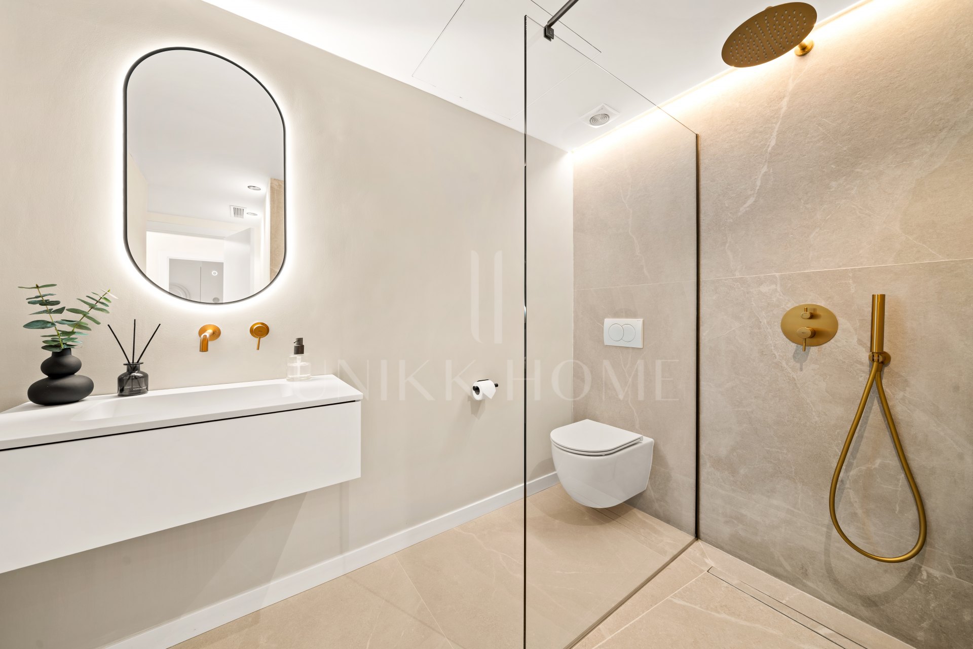 Elegant Renovated Apartment with Panoramic Golf, Sea & La Concha Views