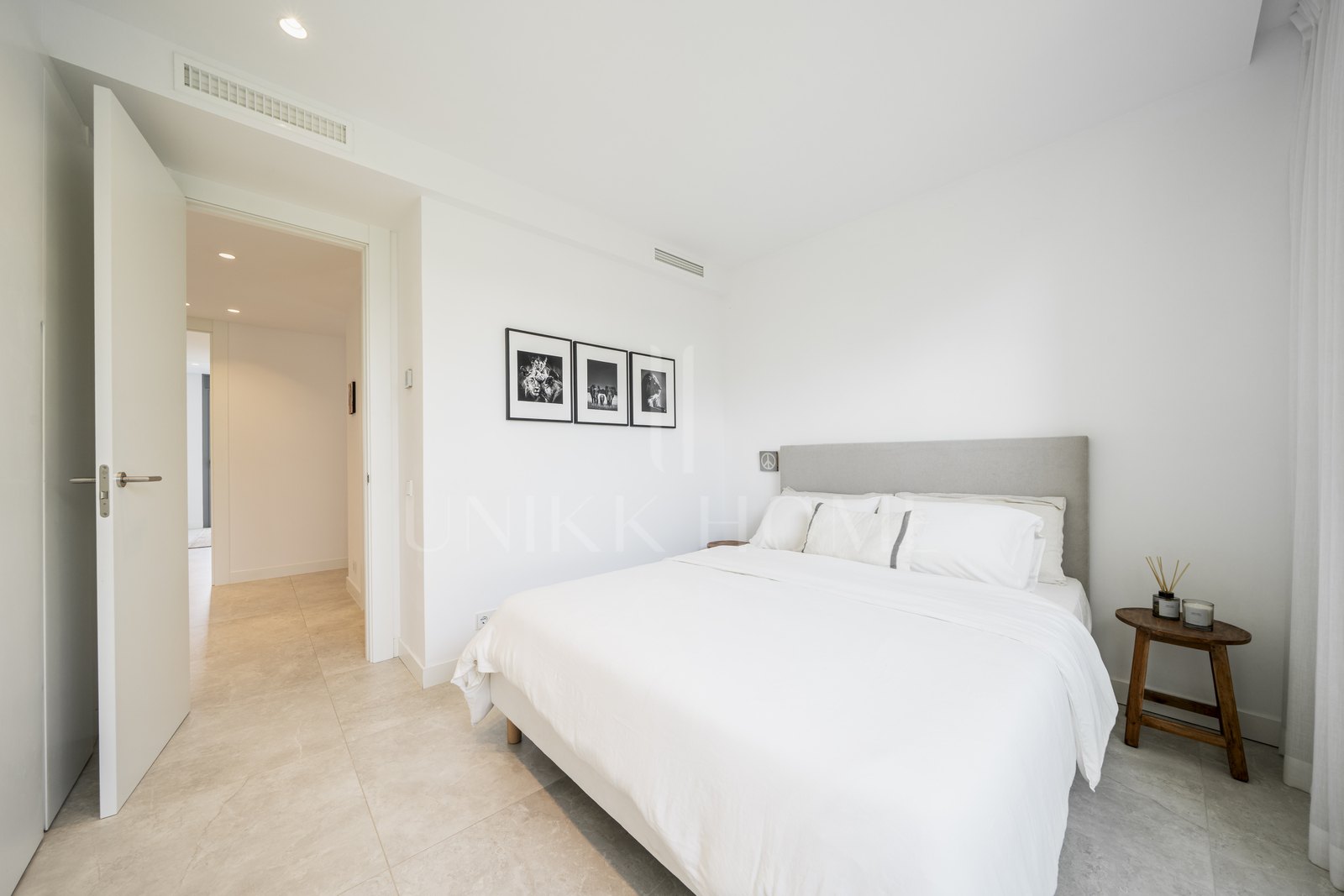 Luxury Ground Floor Apartment with Garden and Partial Sea Views in Marbella East