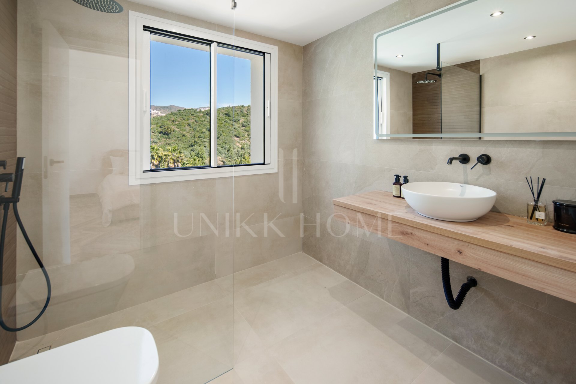 Luxury Penthouse with Sea Views – La Quinta