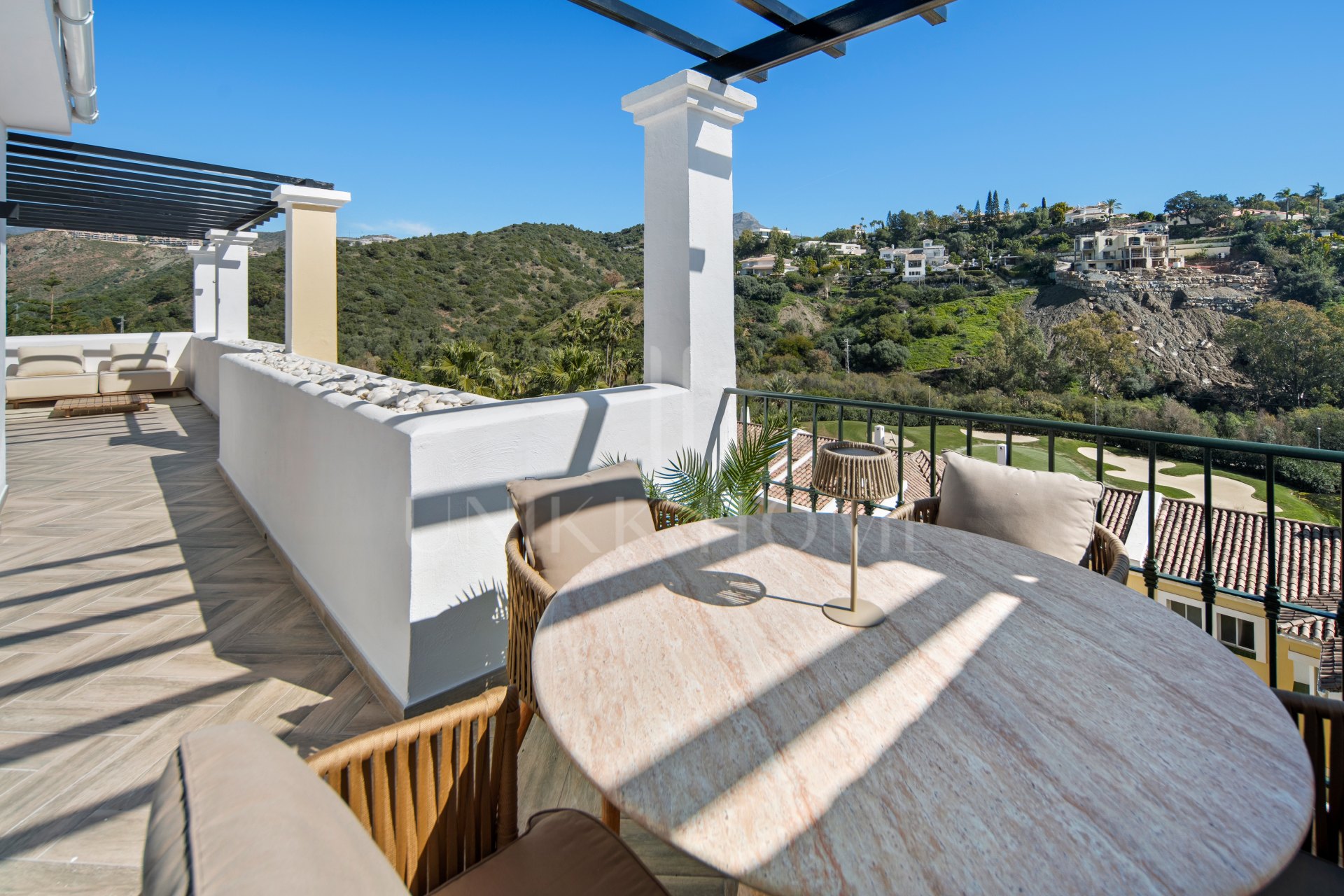 Luxury Penthouse with Sea Views – La Quinta