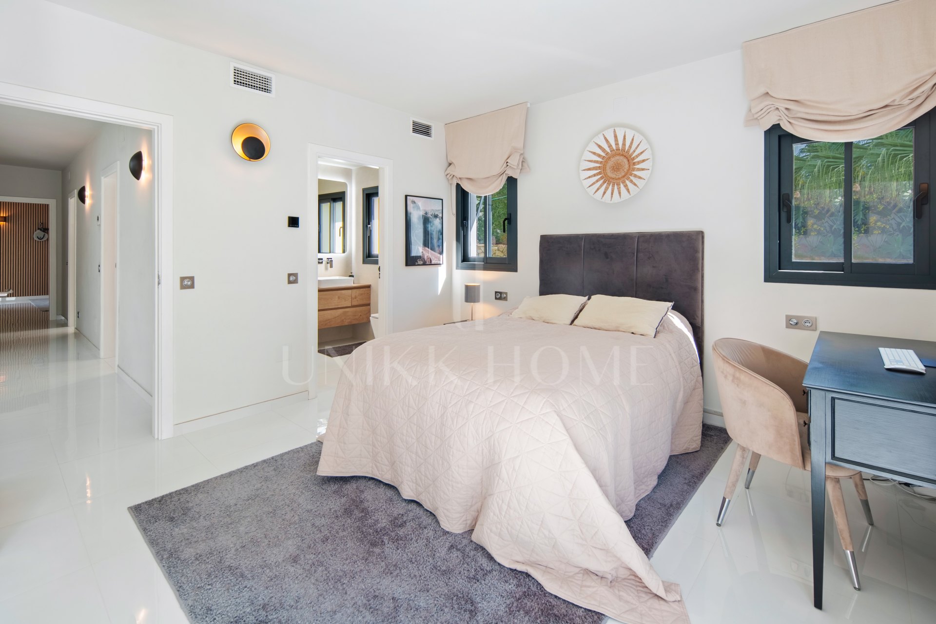 Villa de Lujo de 4 Dormitorios en La Cala Golf – Vistas a la Montaña, Piscina Privada y Diseño Moderno