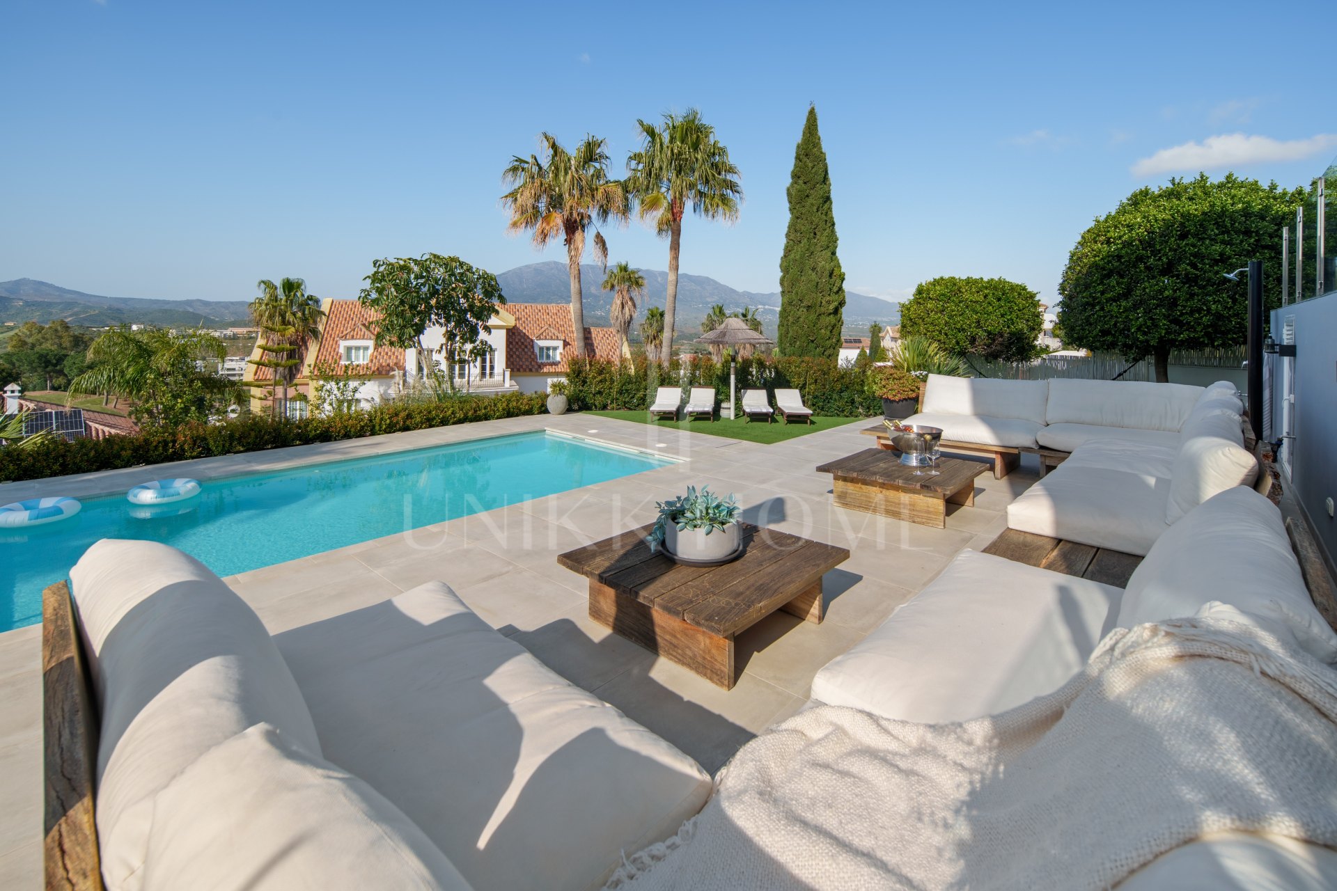 Villa de Lujo de 4 Dormitorios en La Cala Golf – Vistas a la Montaña, Piscina Privada y Diseño Moderno