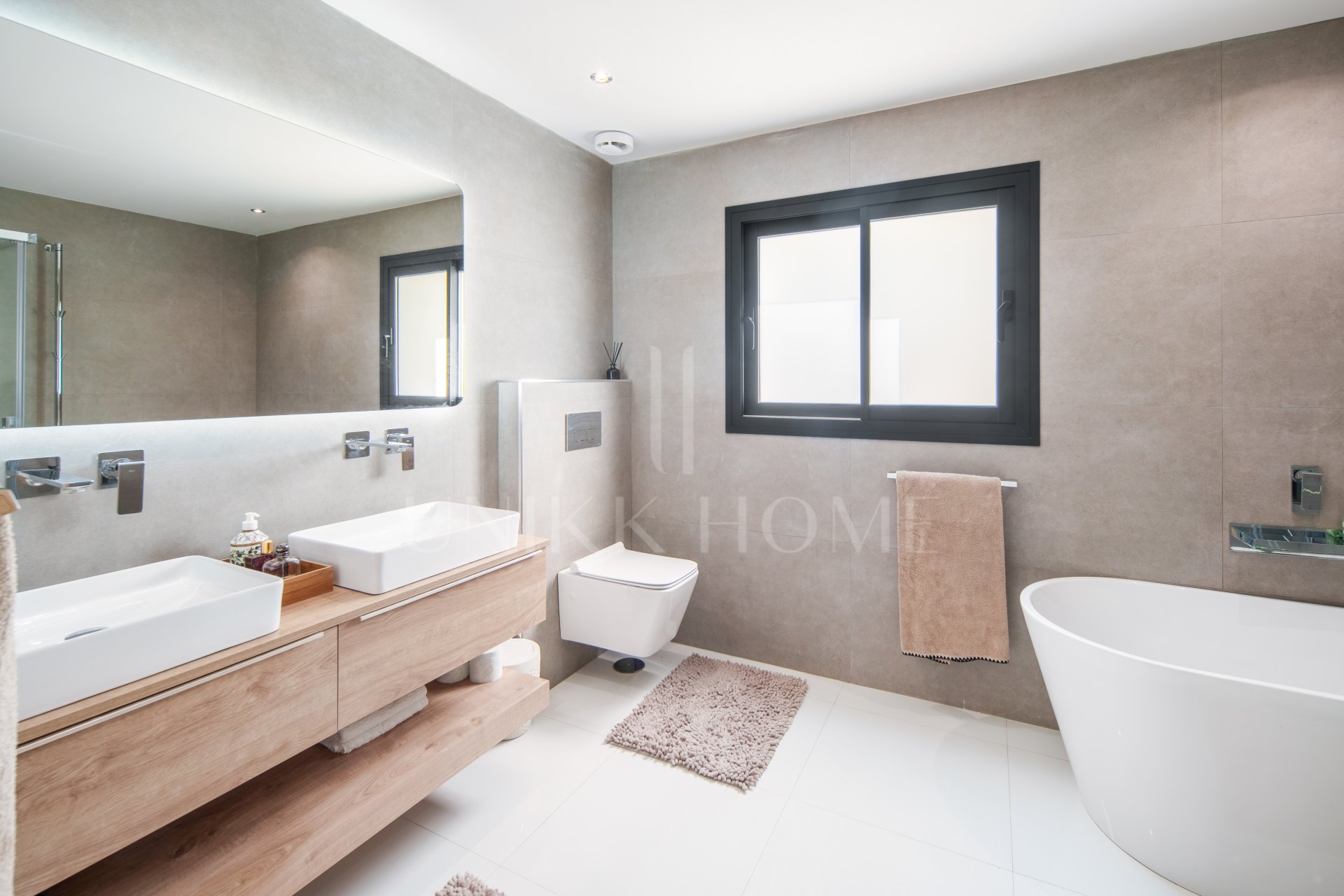 Villa de Lujo de 4 Dormitorios en La Cala Golf – Vistas a la Montaña, Piscina Privada y Diseño Moderno