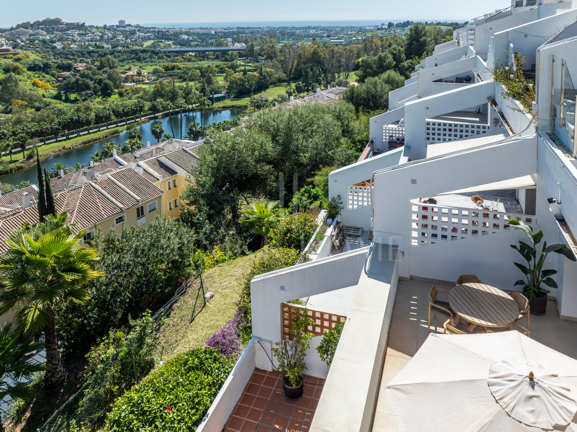 Stylish Two-Bedroom Apartment in Mirador La Quinta