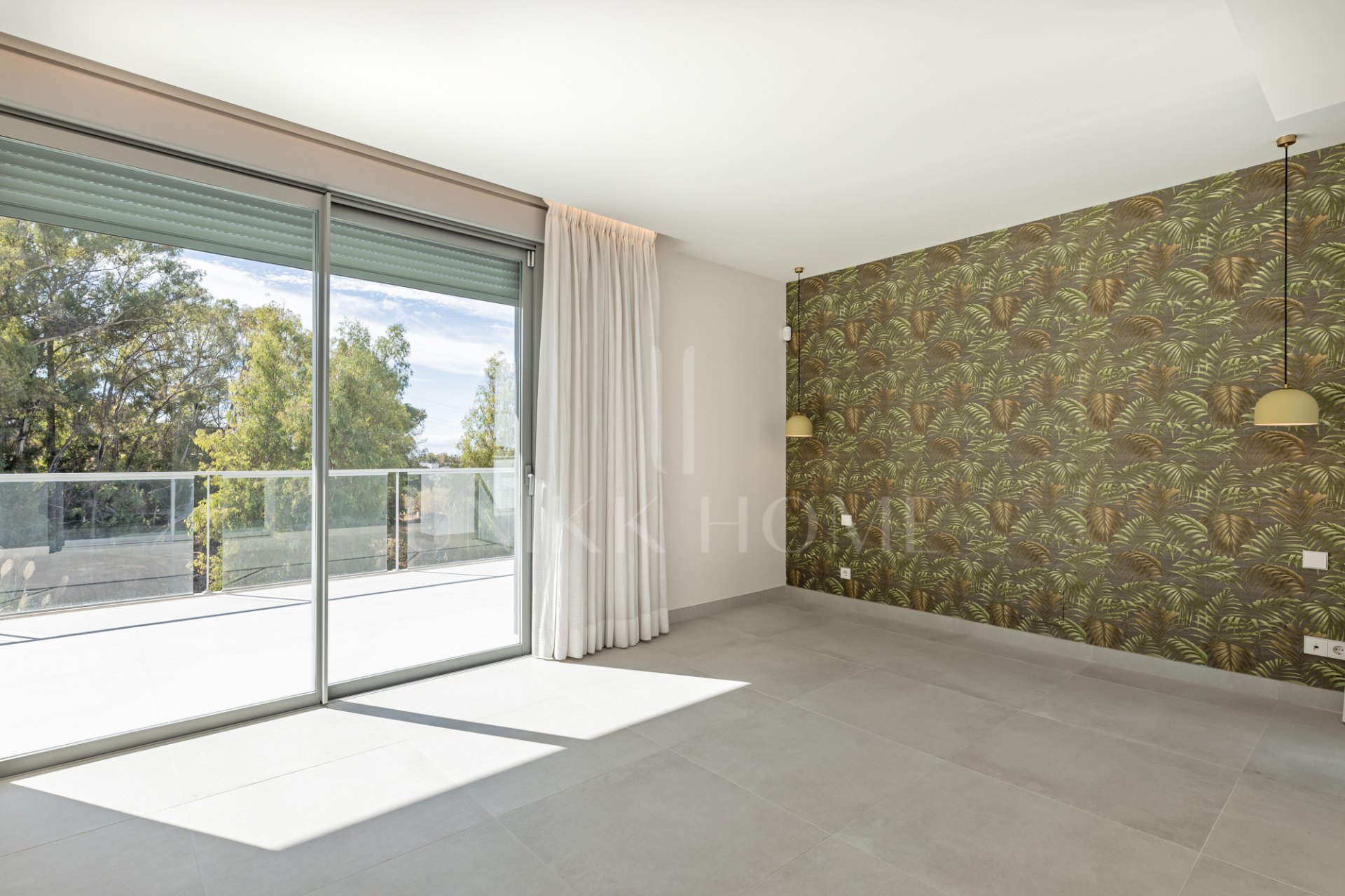 Villa de lujo en esquina en Treetops, San Pedro de Alcántara – Jardín privado, jacuzzi y vistas panorámicas al valle