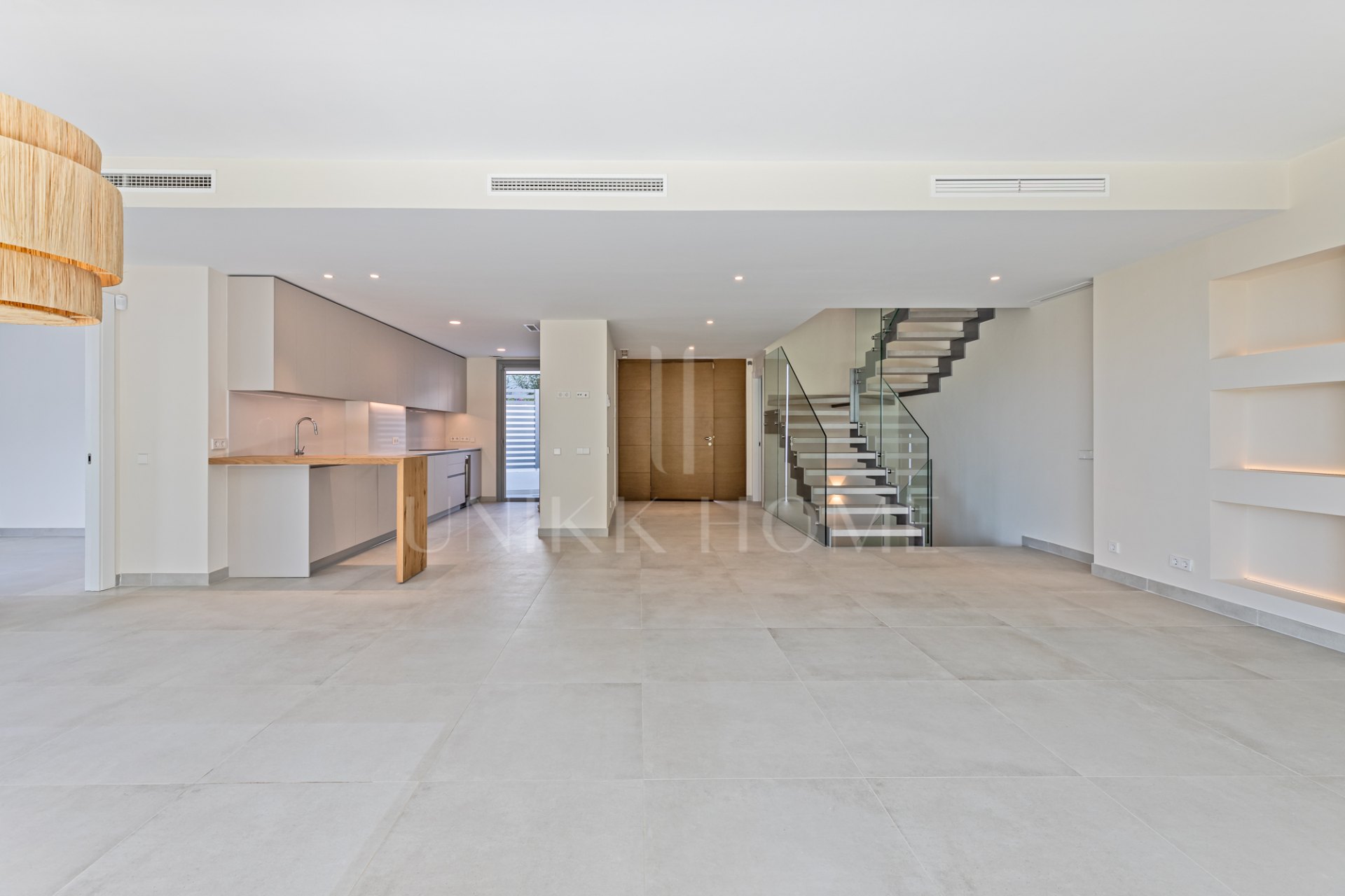 Villa de lujo en esquina en Treetops, San Pedro de Alcántara – Jardín privado, jacuzzi y vistas panorámicas al valle