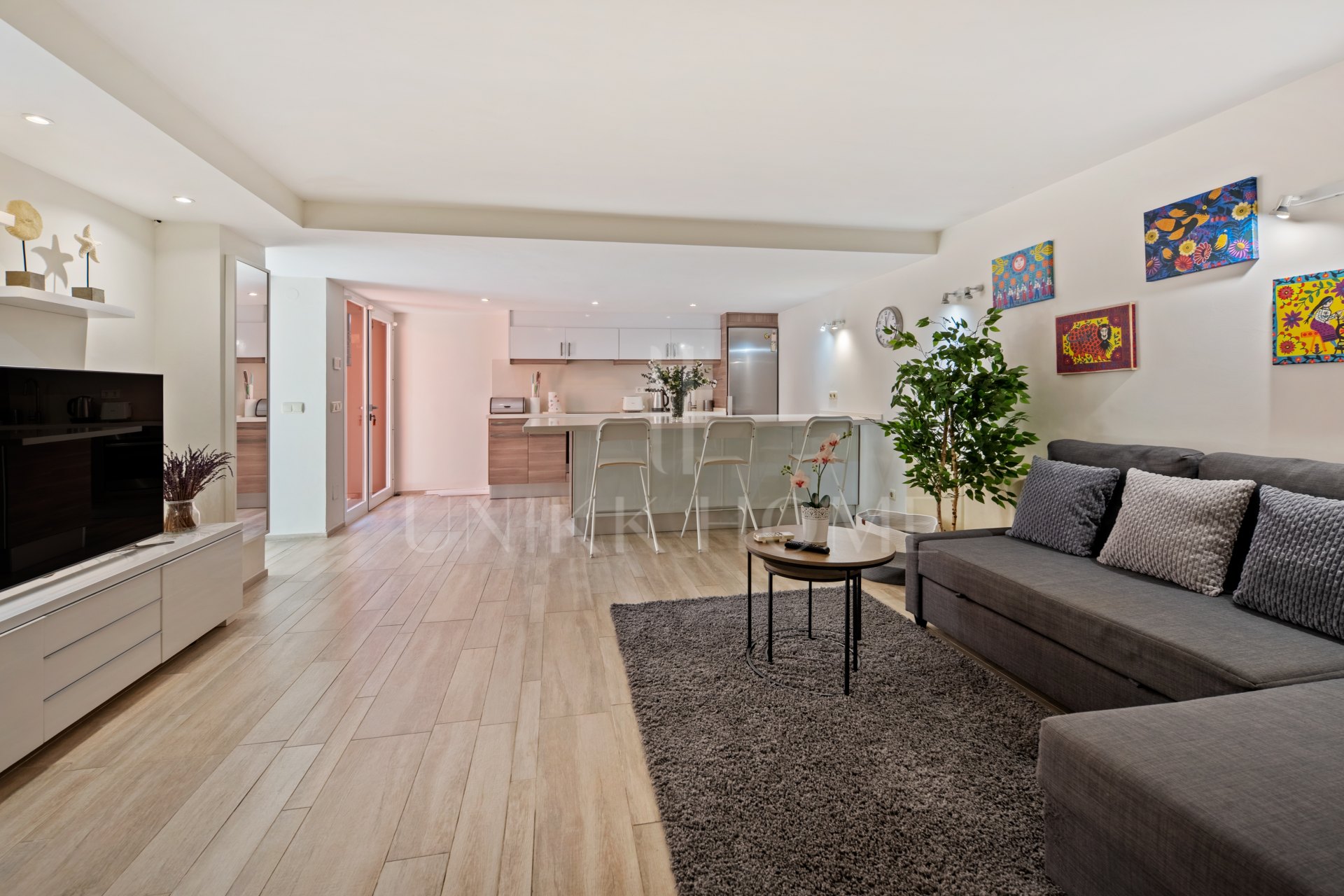 Villa con apartamento independiente y despacho en la azotea junto a Puerto Banús