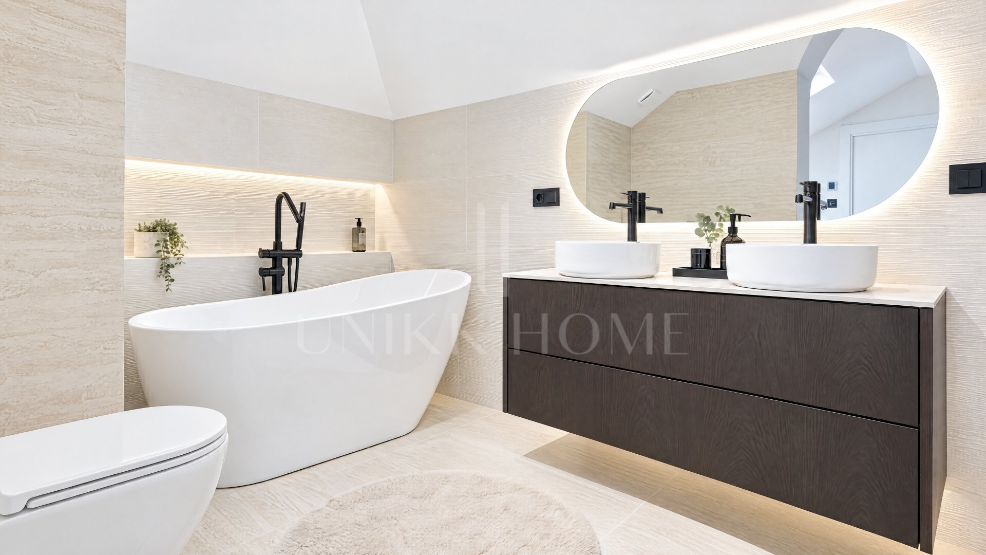 Renovated Duplex Penthouse with Sea, Golf and Mountain Views in Nueva Andalucía