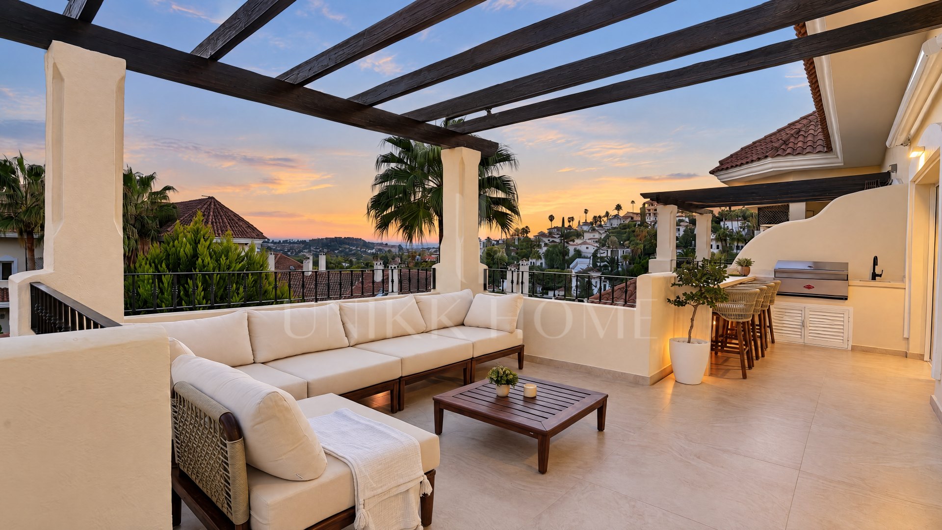 Renovated Duplex Penthouse with Sea, Golf and Mountain Views in Nueva Andalucía