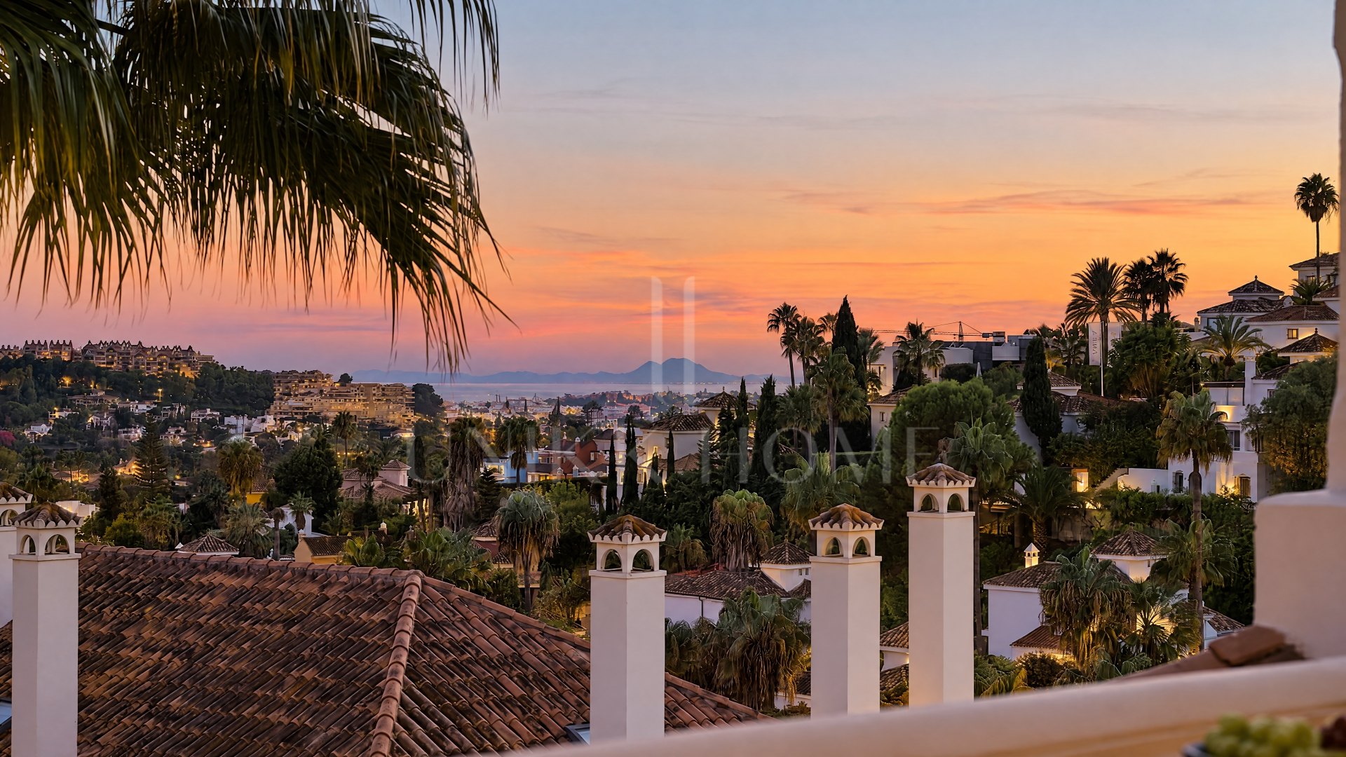 Renovated Duplex Penthouse with Sea, Golf and Mountain Views in Nueva Andalucía