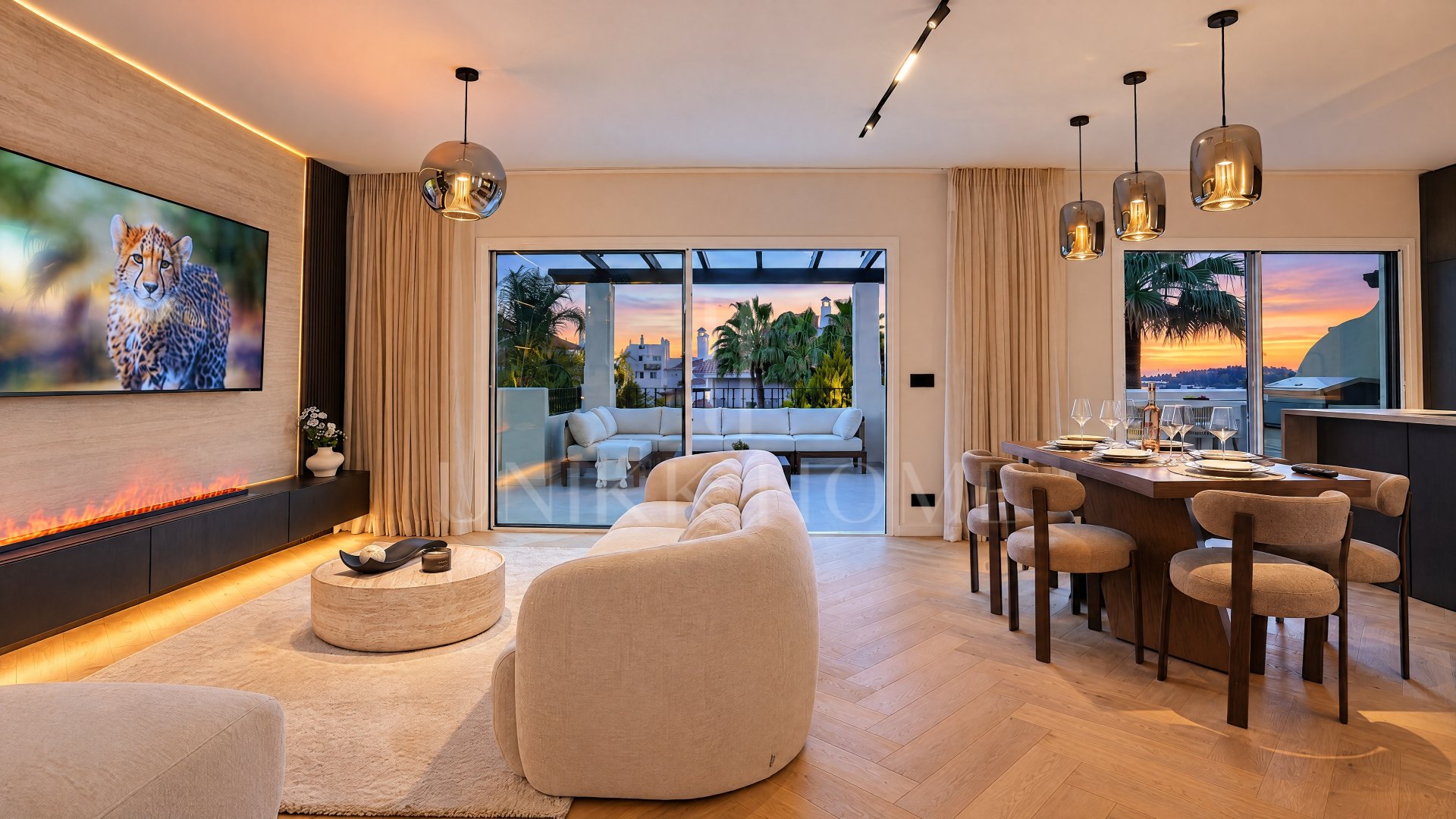 Renovated Duplex Penthouse with Sea, Golf and Mountain Views in Nueva Andalucía