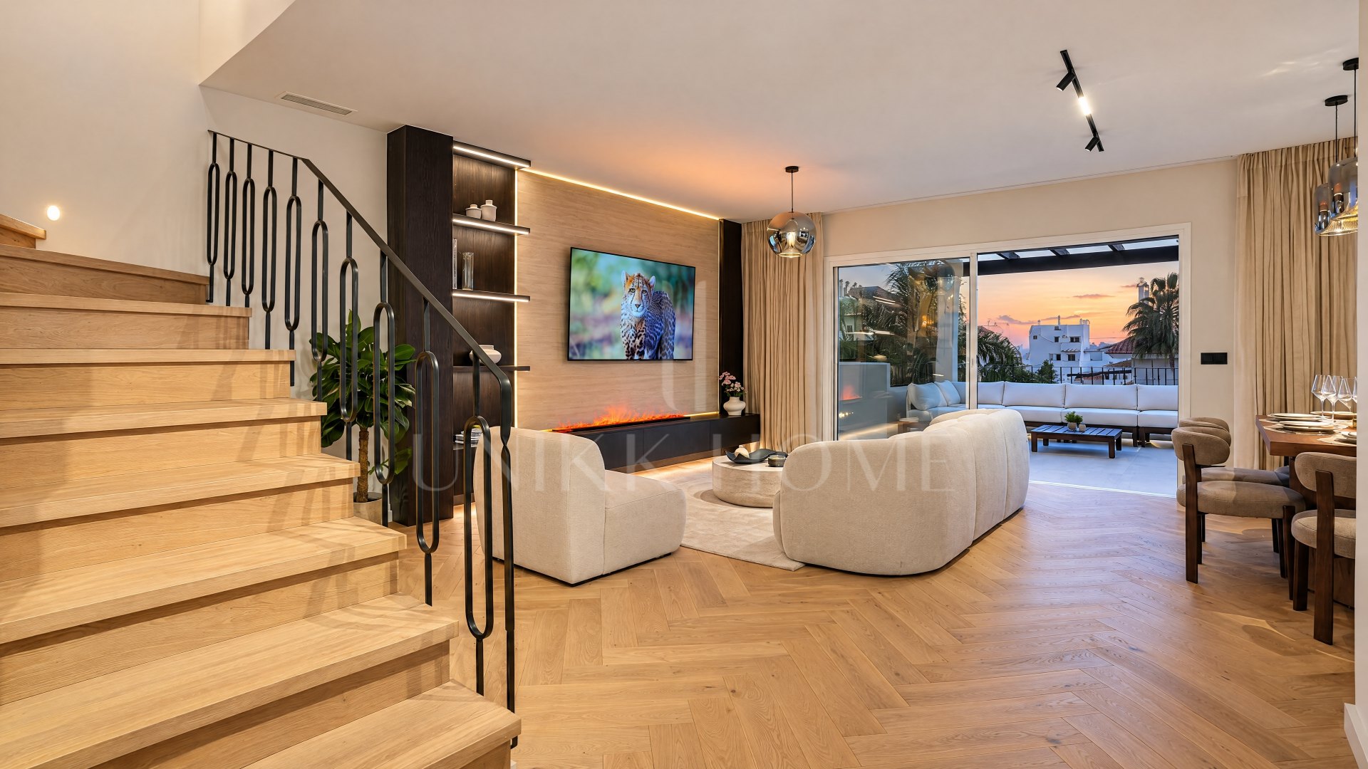 Renovated Duplex Penthouse with Sea, Golf and Mountain Views in Nueva Andalucía