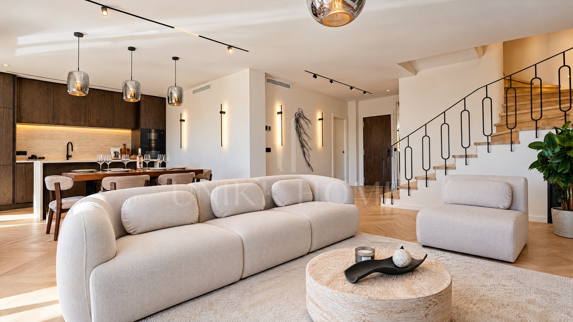Renovated Duplex Penthouse with Sea, Golf and Mountain Views in Nueva Andalucía