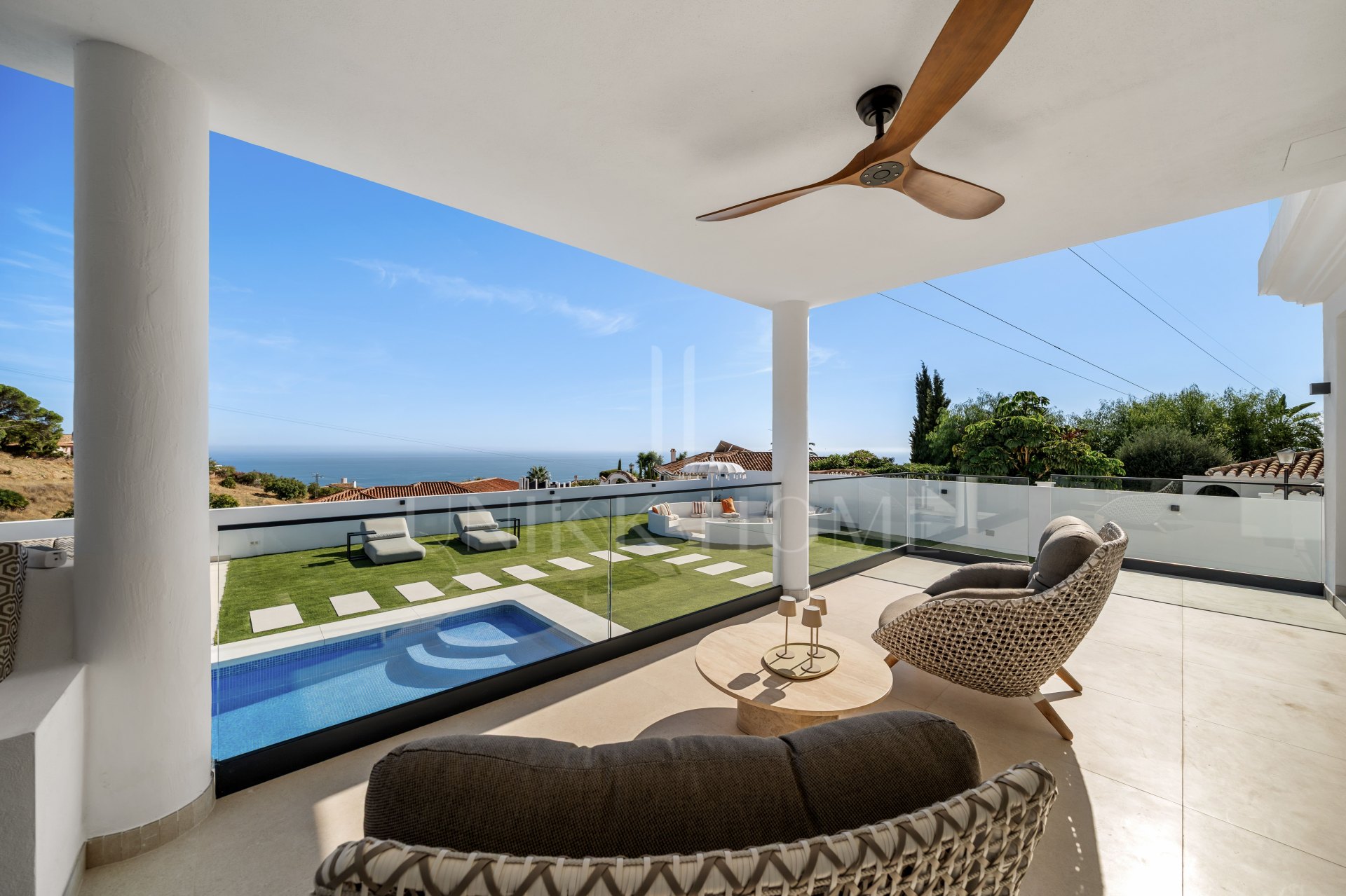 Villa reformada con vistas panorámicas de 180° al mar en La Capellanía