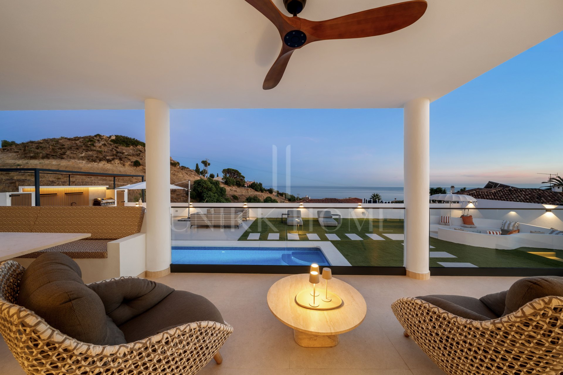 Villa reformada con vistas panorámicas de 180° al mar en La Capellanía