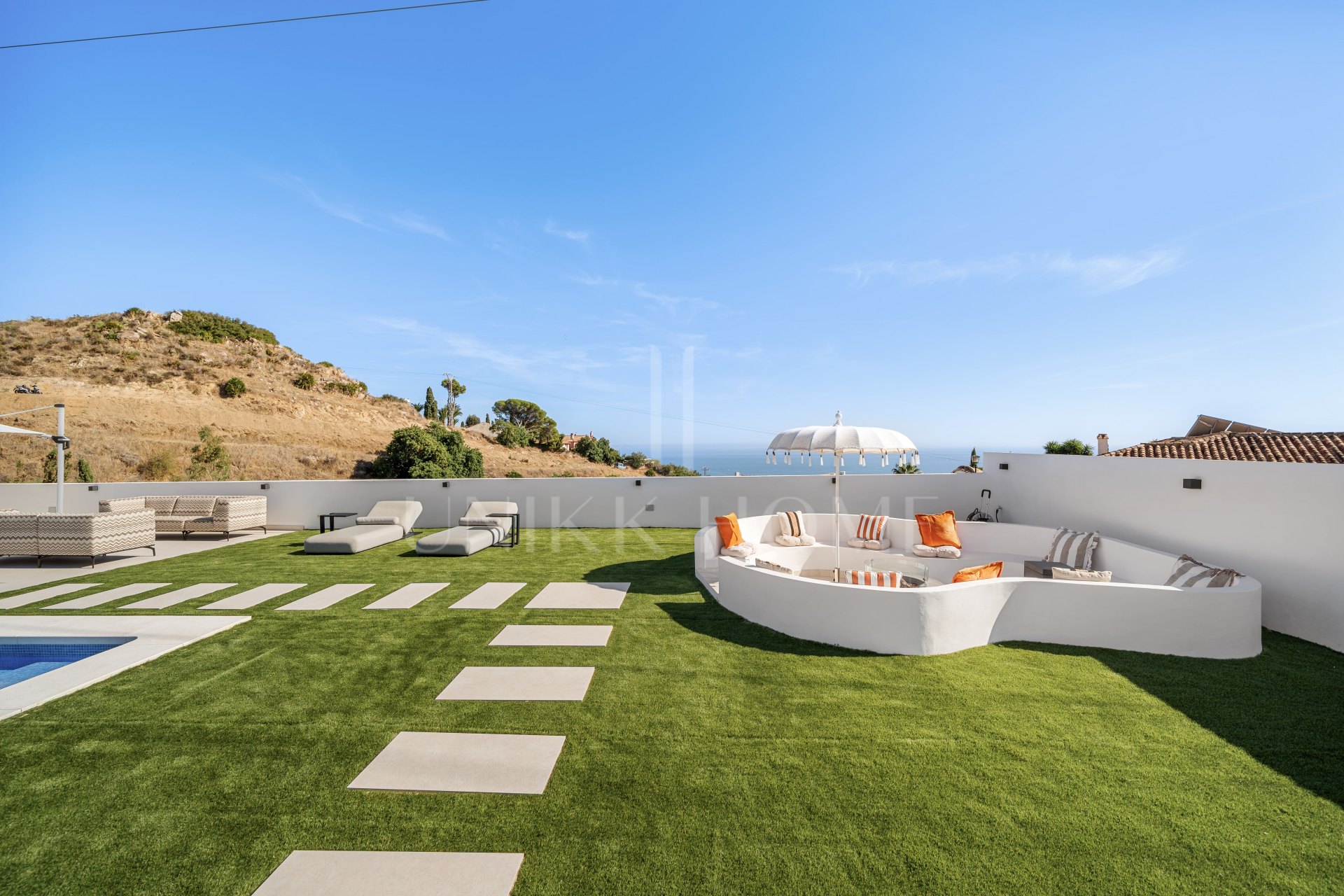 Villa reformada con vistas panorámicas de 180° al mar en La Capellanía