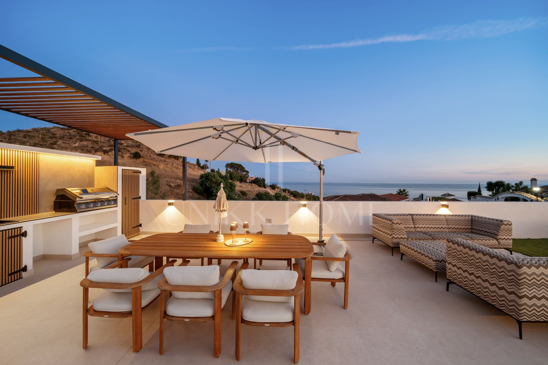 Villa reformada con vistas panorámicas de 180° al mar en La Capellanía