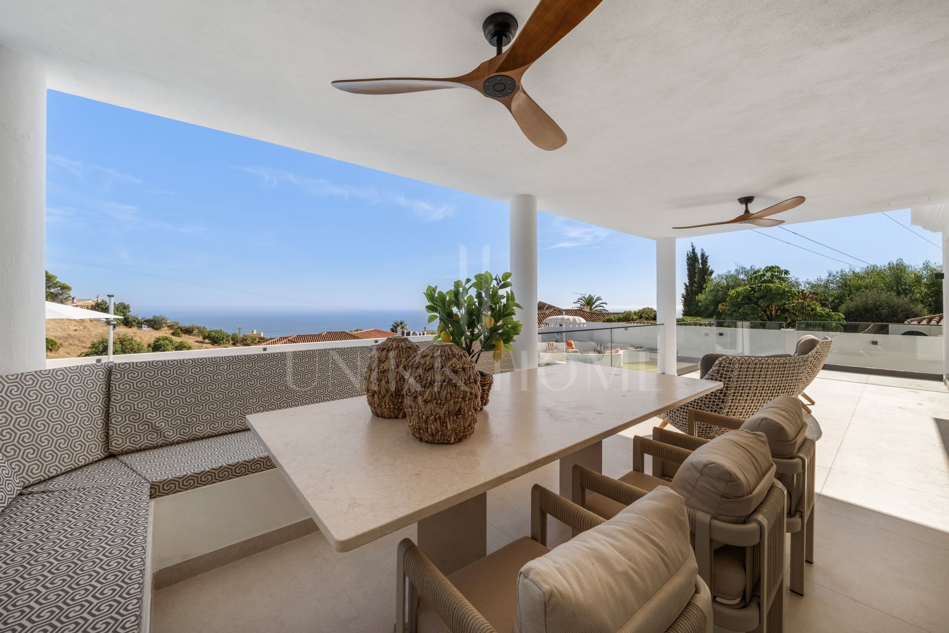 Villa reformada con vistas panorámicas de 180° al mar en La Capellanía