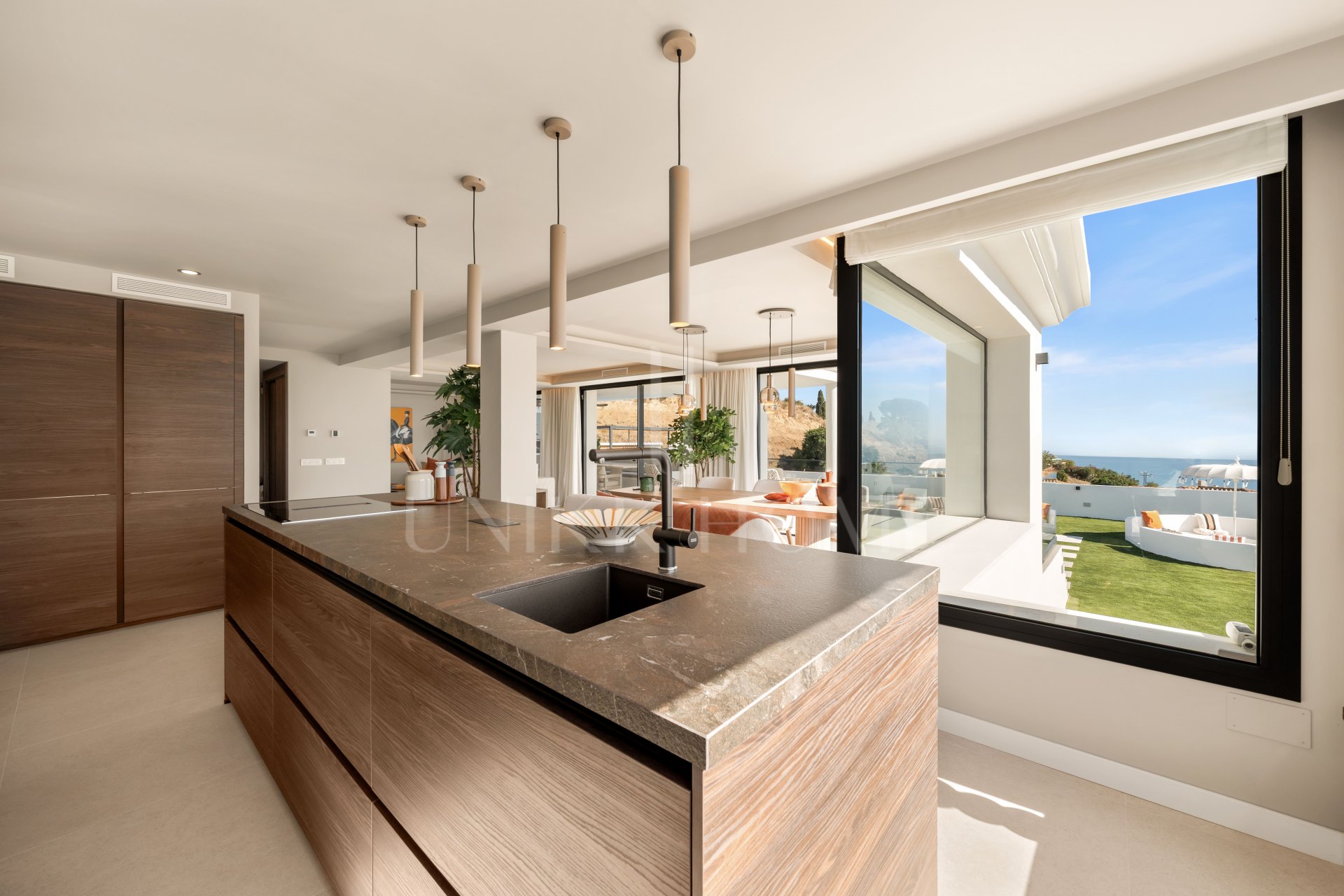 Villa reformada con vistas panorámicas de 180° al mar en La Capellanía