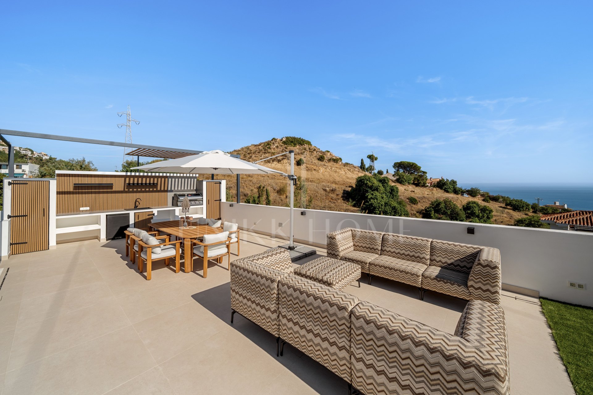 Villa reformada con vistas panorámicas de 180° al mar en La Capellanía