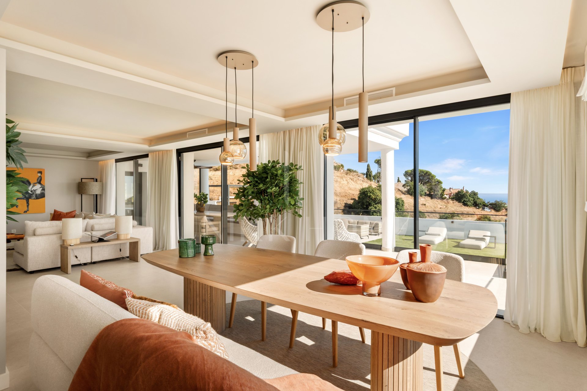 Villa reformada con vistas panorámicas de 180° al mar en La Capellanía
