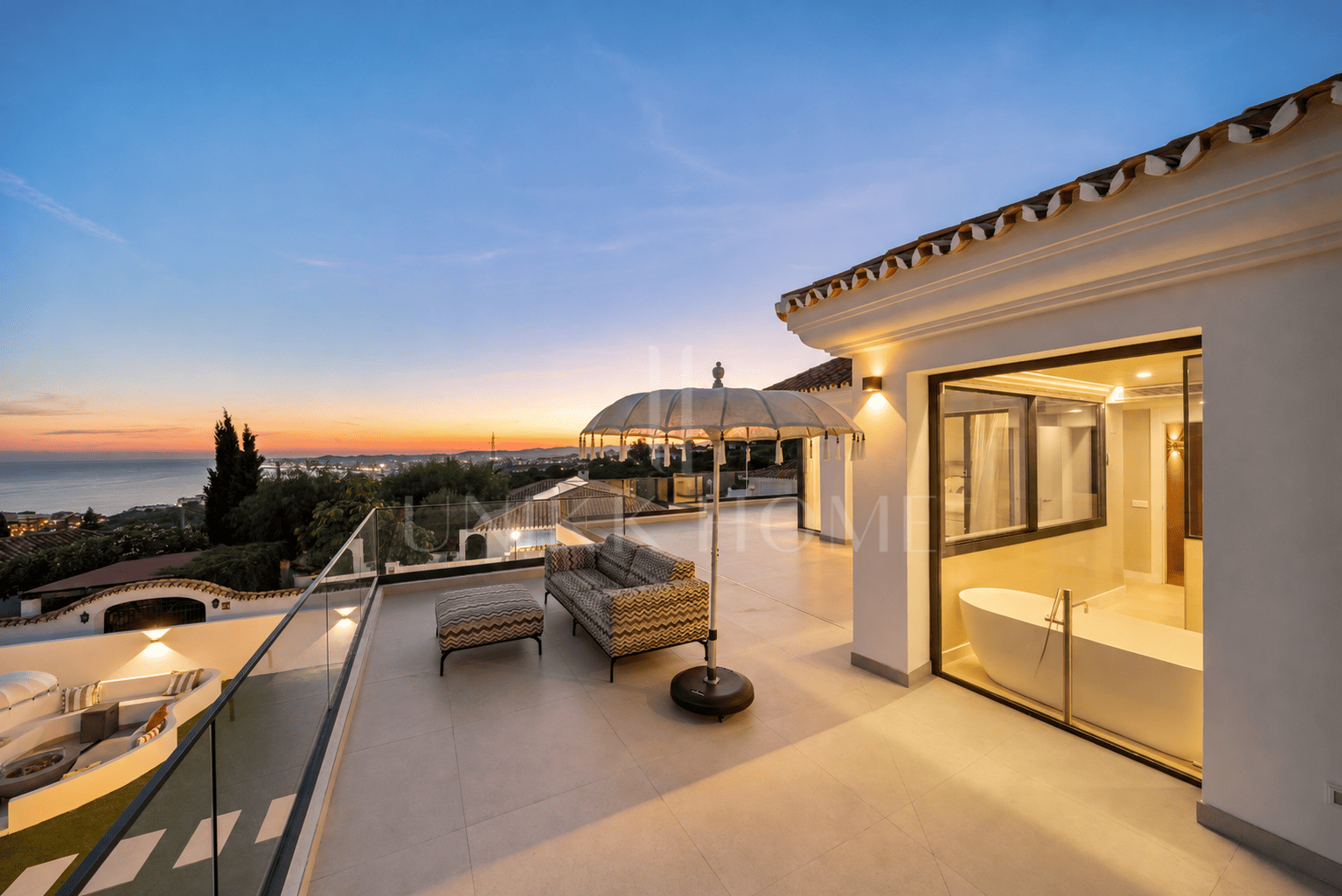 Villa reformada con vistas panorámicas de 180° al mar en La Capellanía
