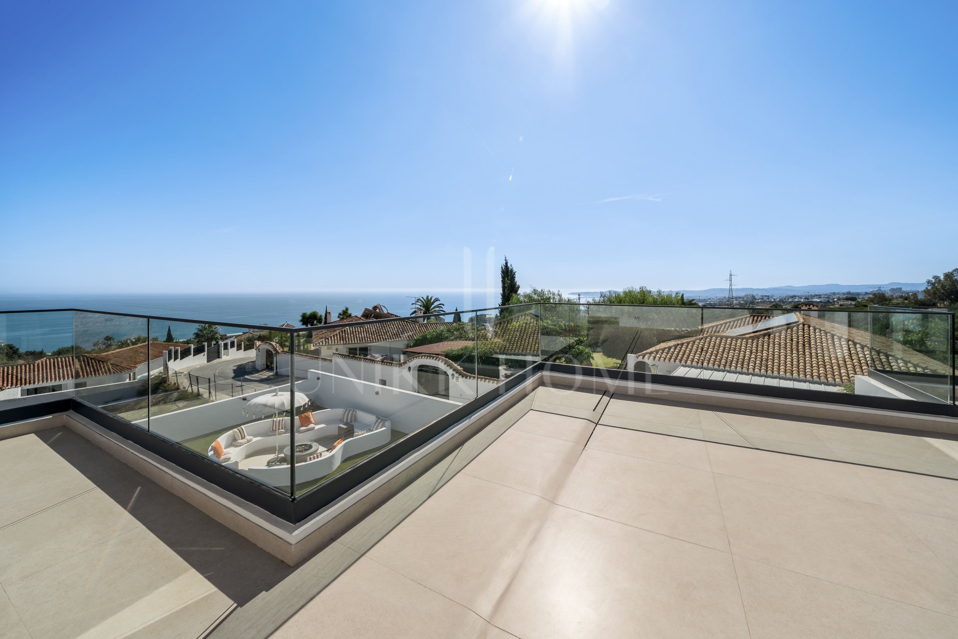 Villa reformada con vistas panorámicas de 180° al mar en La Capellanía