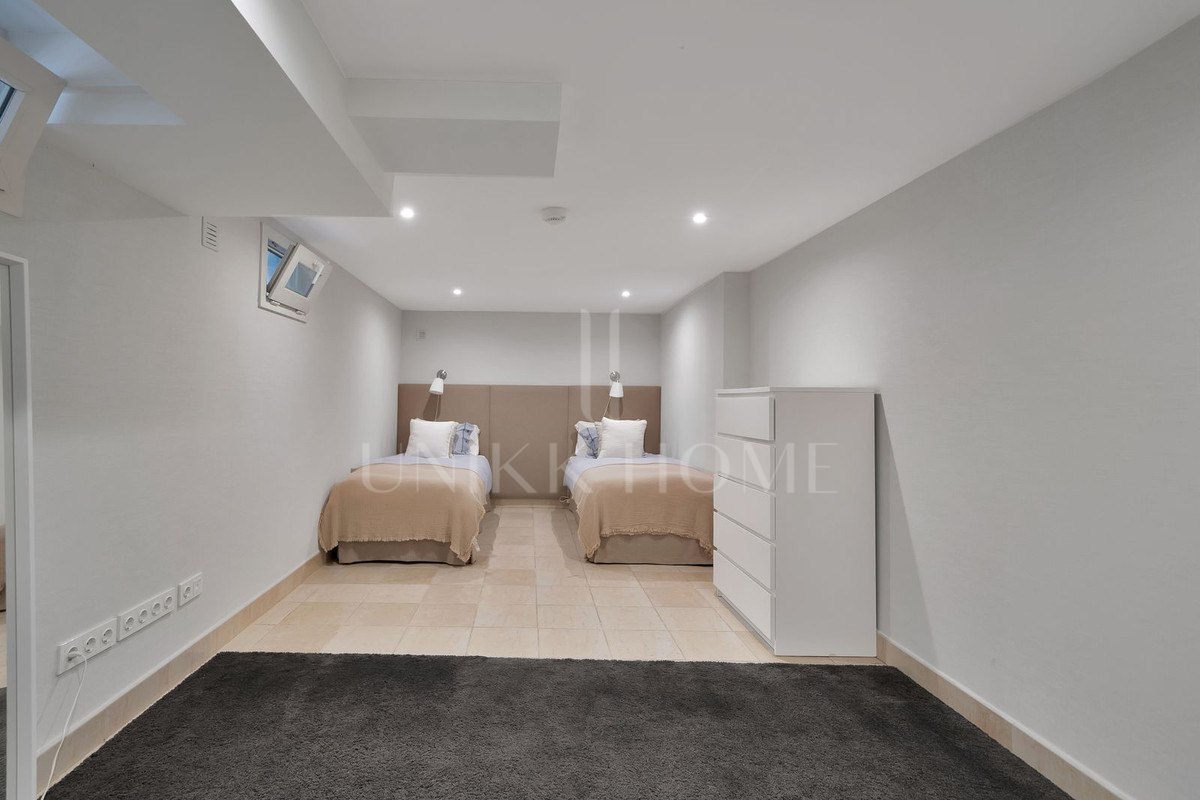 Villa en venta en Puerto Banus, Marbella (Todo)