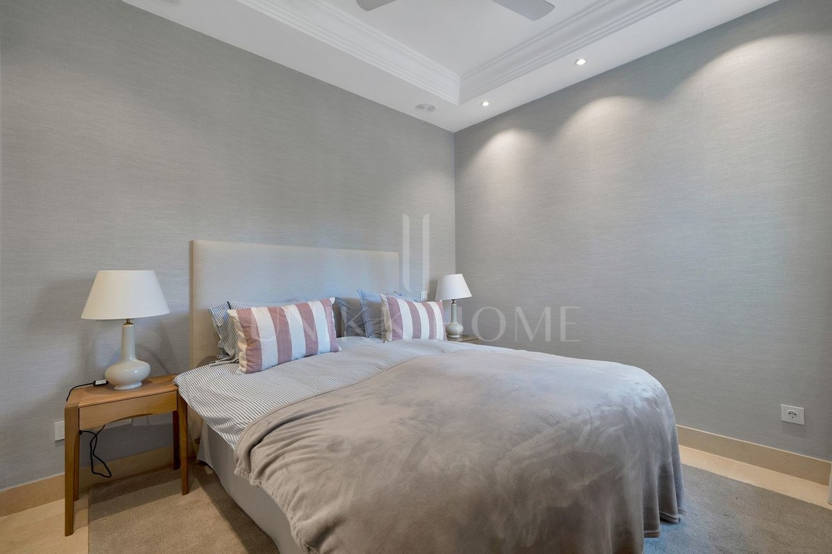 Villa en venta en Puerto Banus, Marbella (Todo)