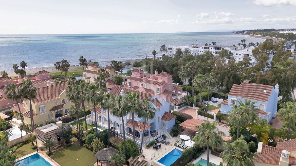 Villa en venta en Puerto Banus, Marbella (Todo)