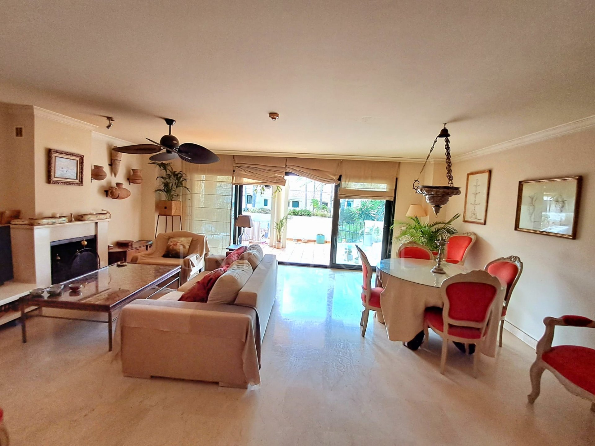 Town House for sale in Atalaya, Estepona East