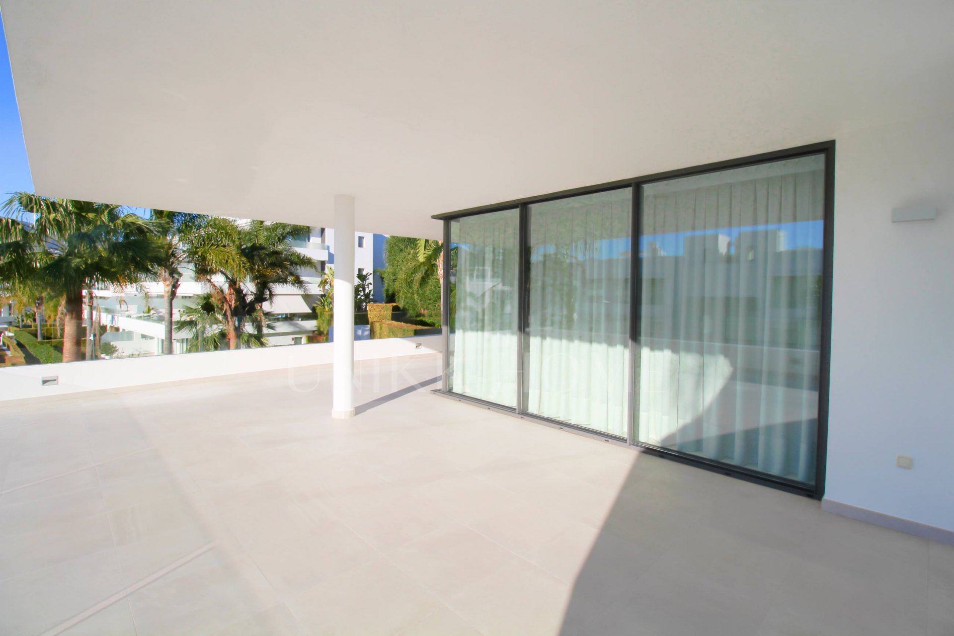 Apartment for sale in New Golden Mile, Estepona East