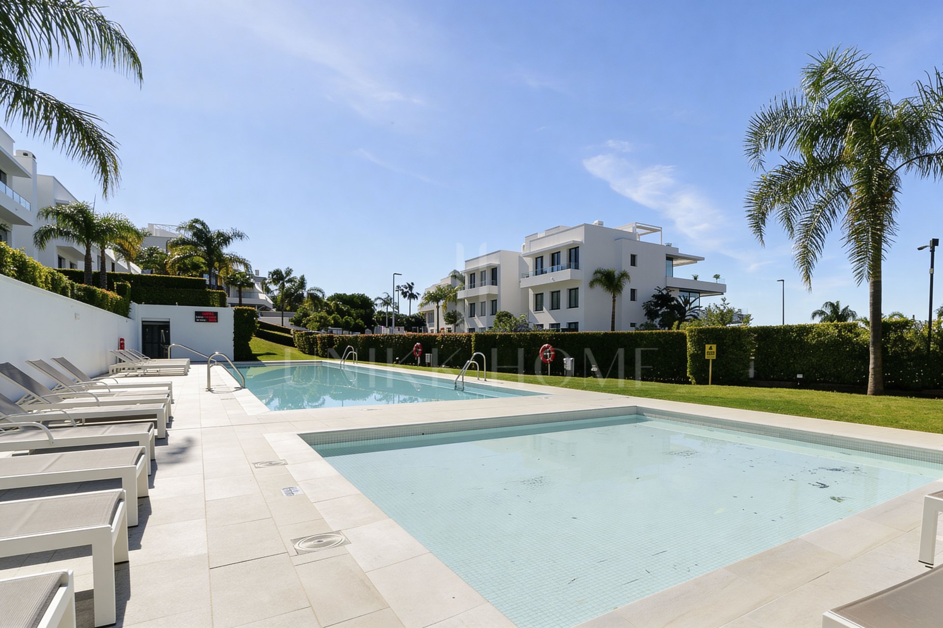 Apartment for sale in New Golden Mile, Estepona East