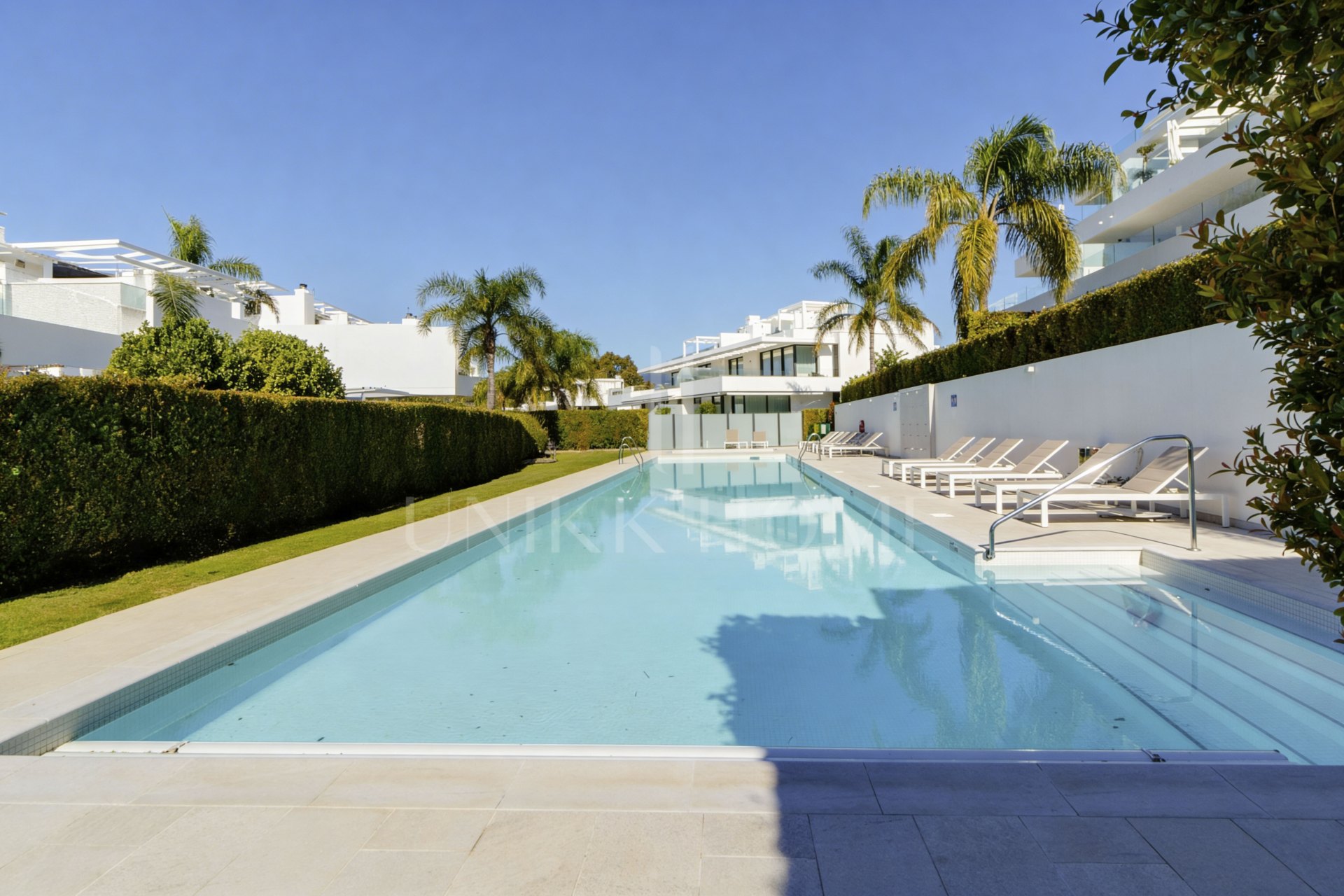 Apartment for sale in New Golden Mile, Estepona East